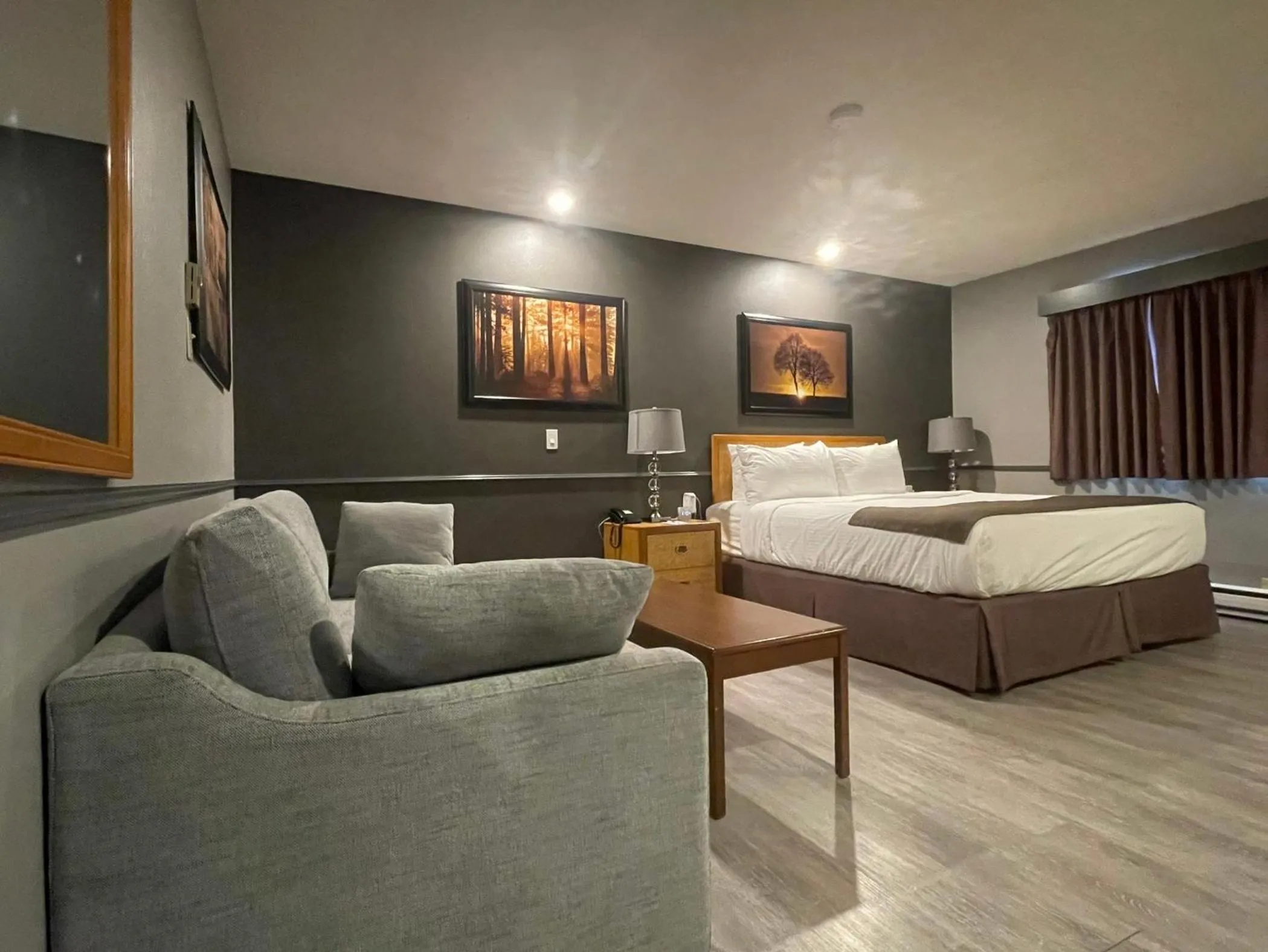 Photo of the whole room, Bed in Travelodge by Wyndham Brandon