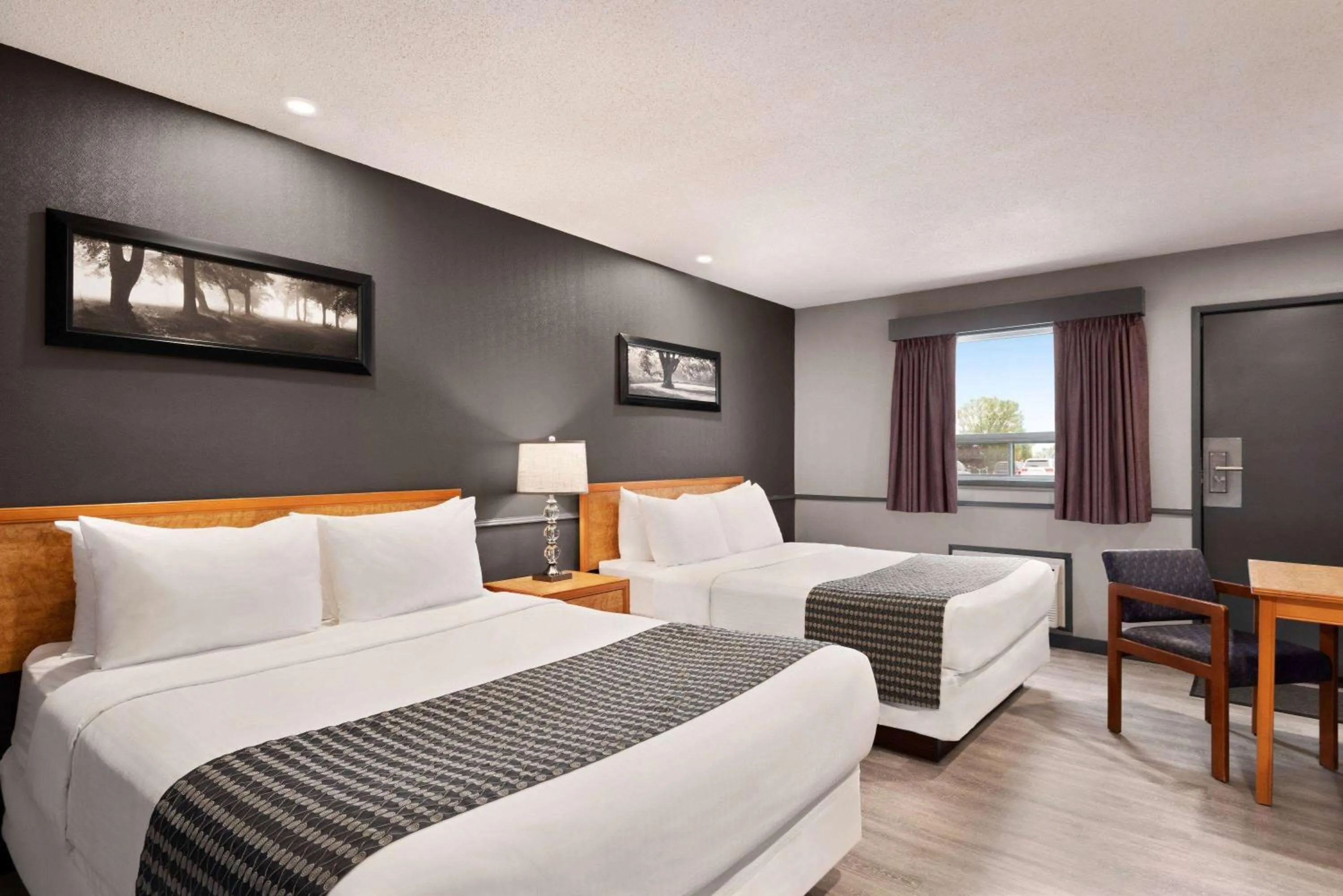 Photo of the whole room, Bed in Travelodge by Wyndham Brandon