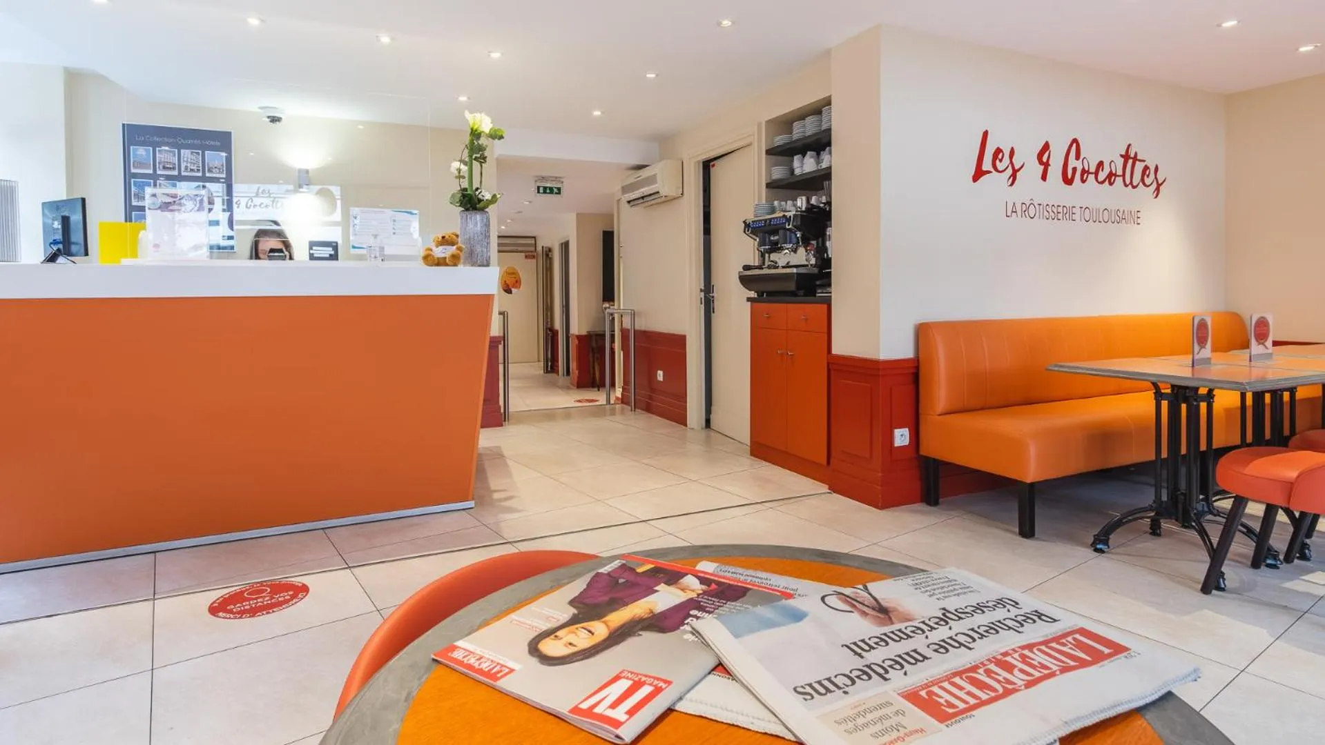 Restaurant/places to eat in Hôtel Ours Blanc - Centre