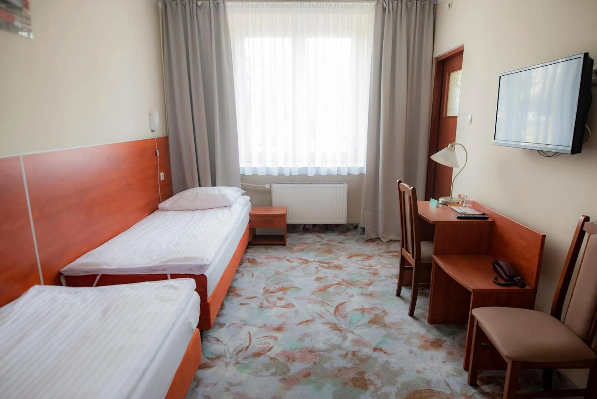 Photo of the whole room, Bed in Hotel Włókniarz