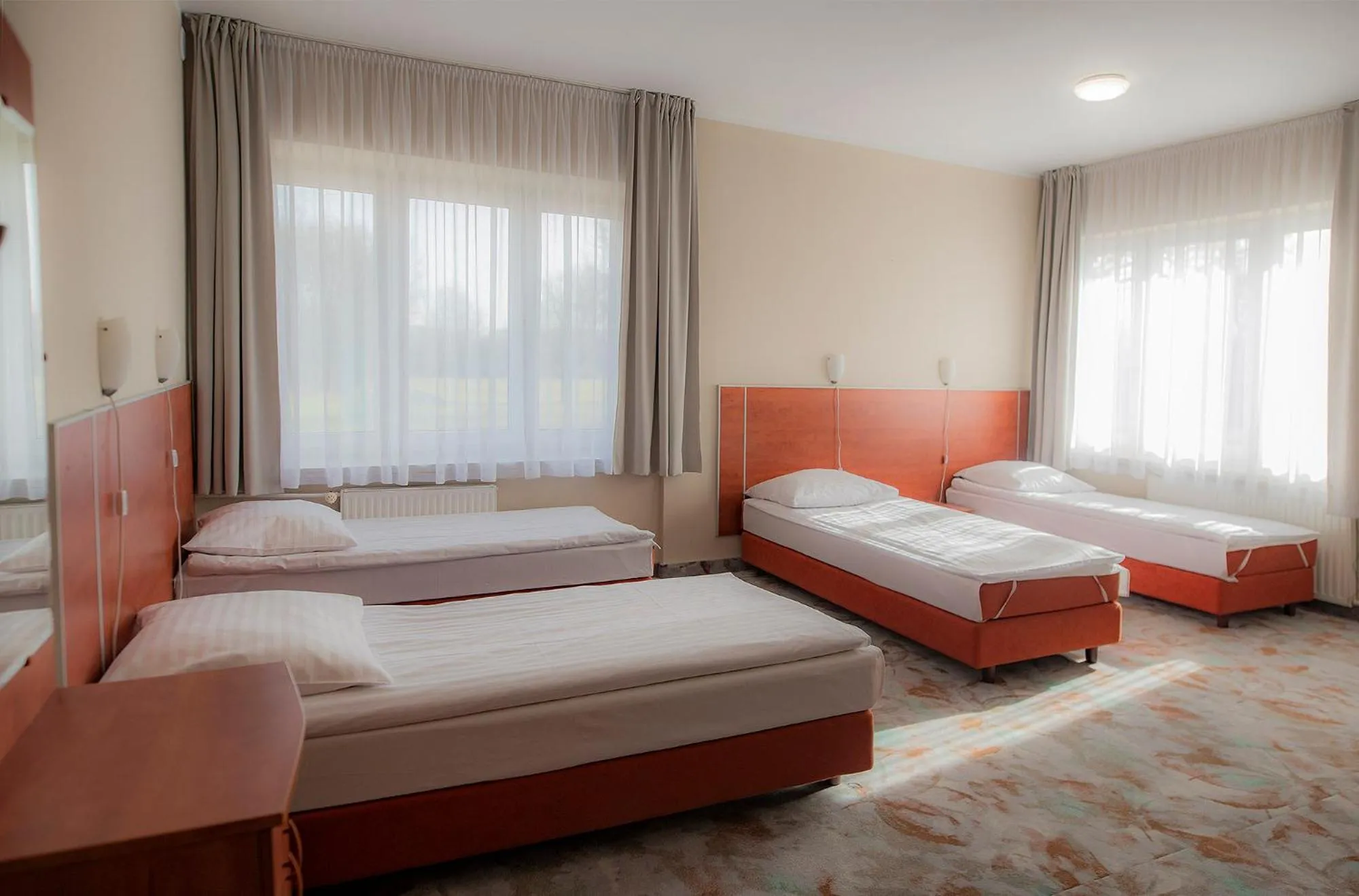 Photo of the whole room, Bed in Hotel Włókniarz