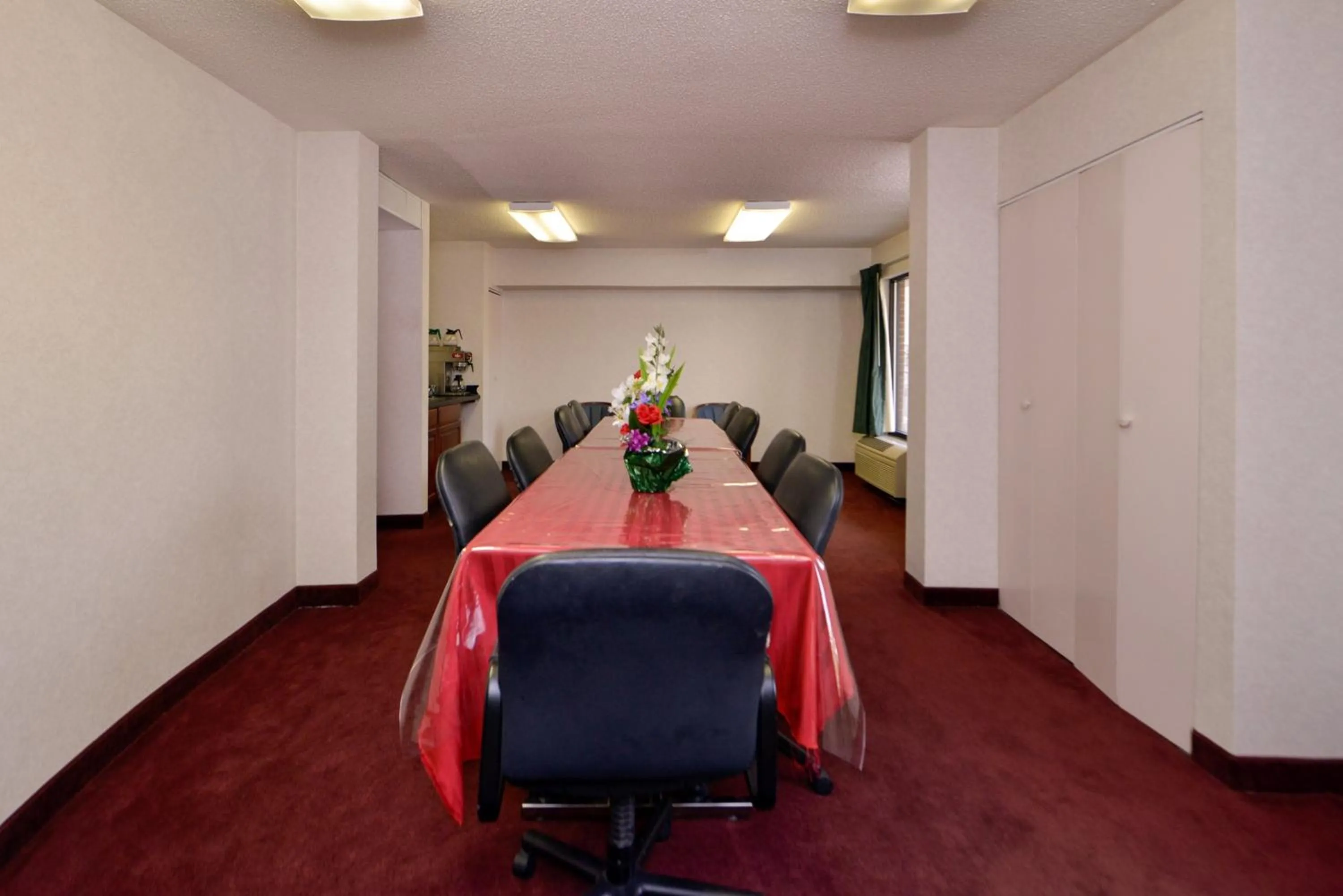 Meeting/conference room in Nations Inn - West Jefferson