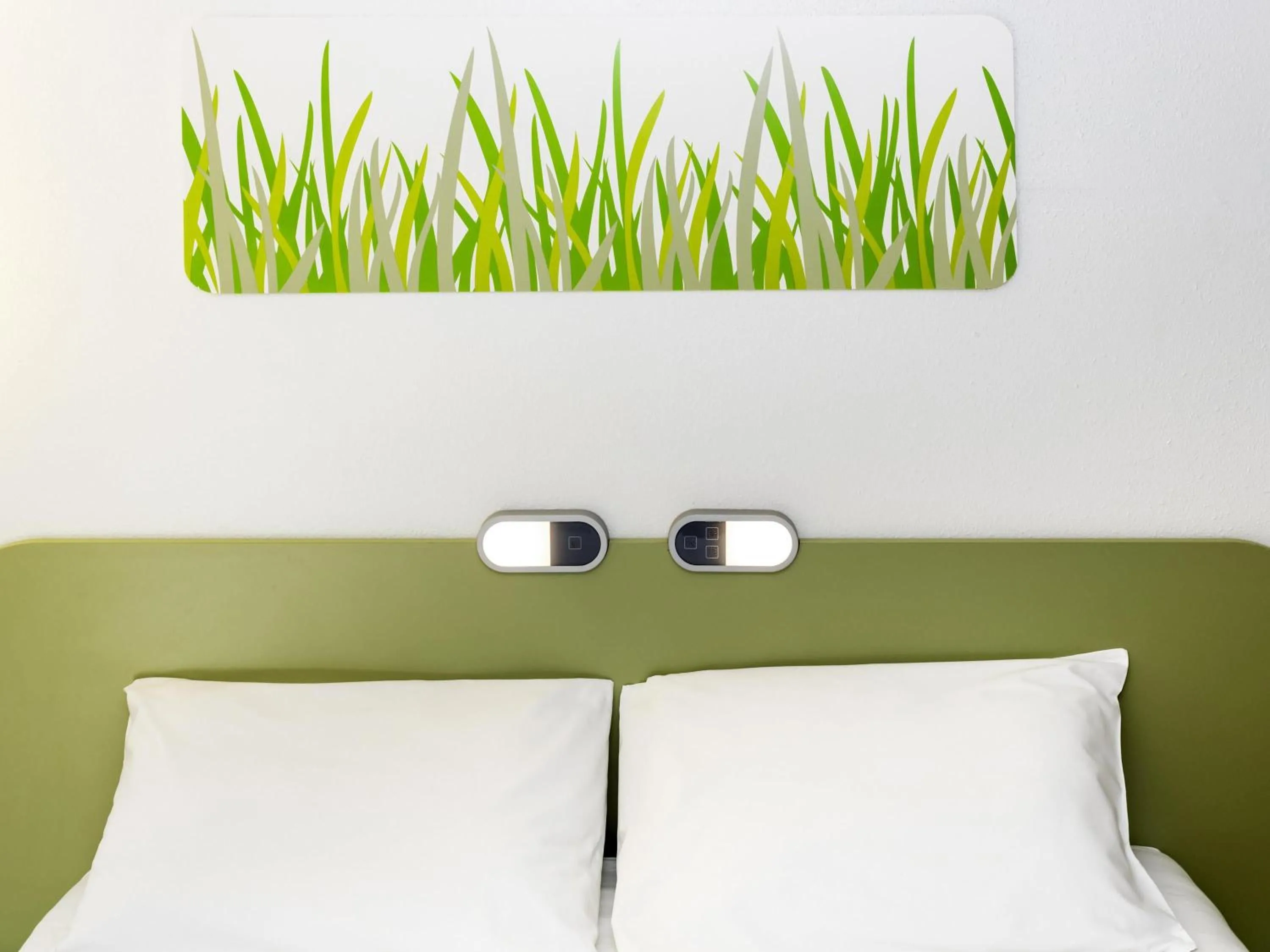 Bedroom, Bed in Ibis budget Lorient Caudan