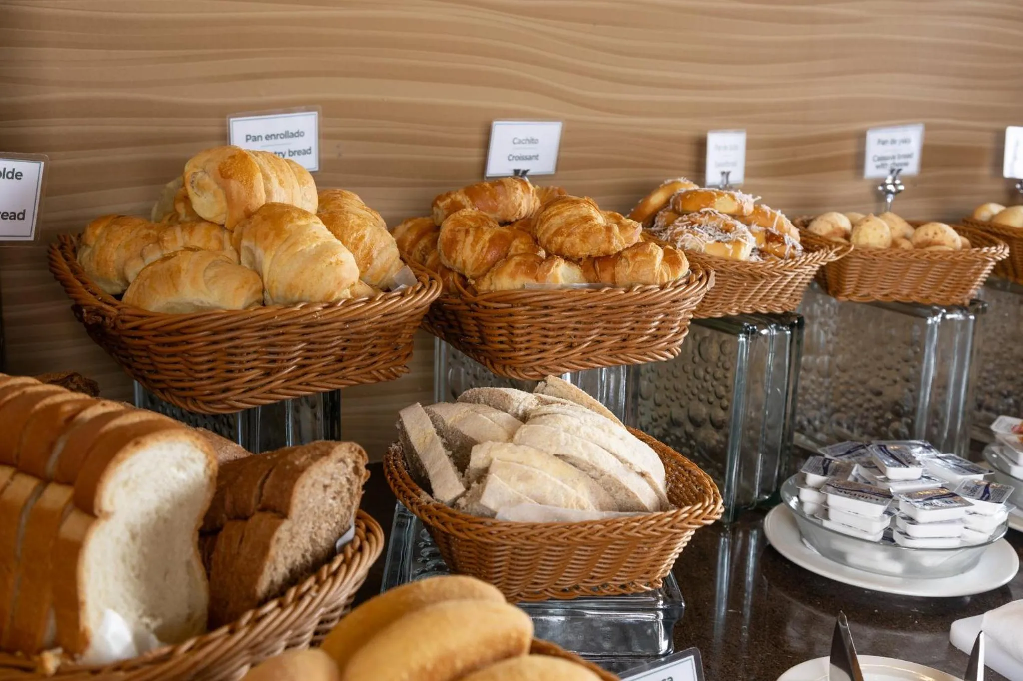 Breakfast in Holiday Inn Guayaquil Airport by IHG