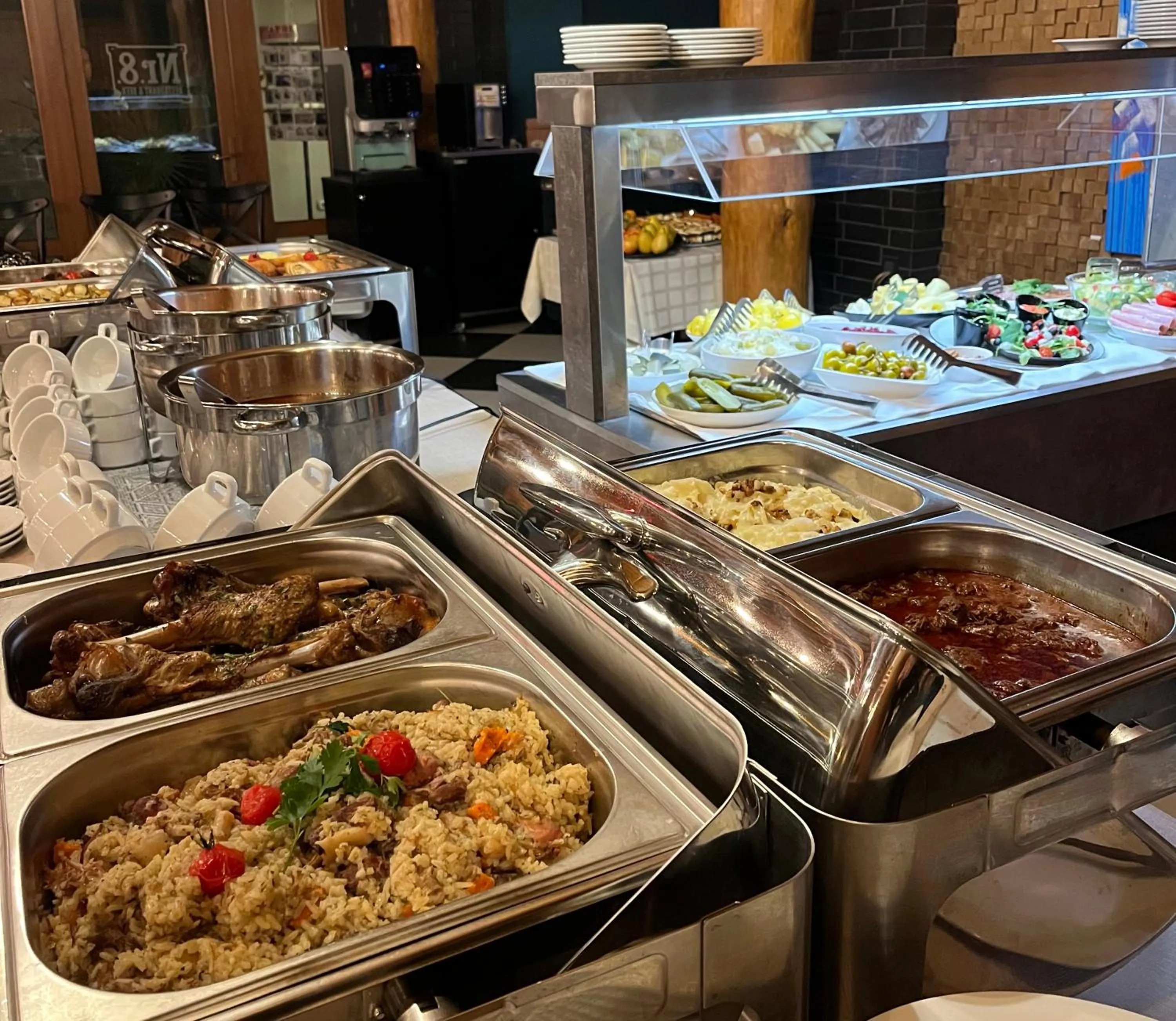 Restaurant/places to eat in Park Hotel Ambrózia