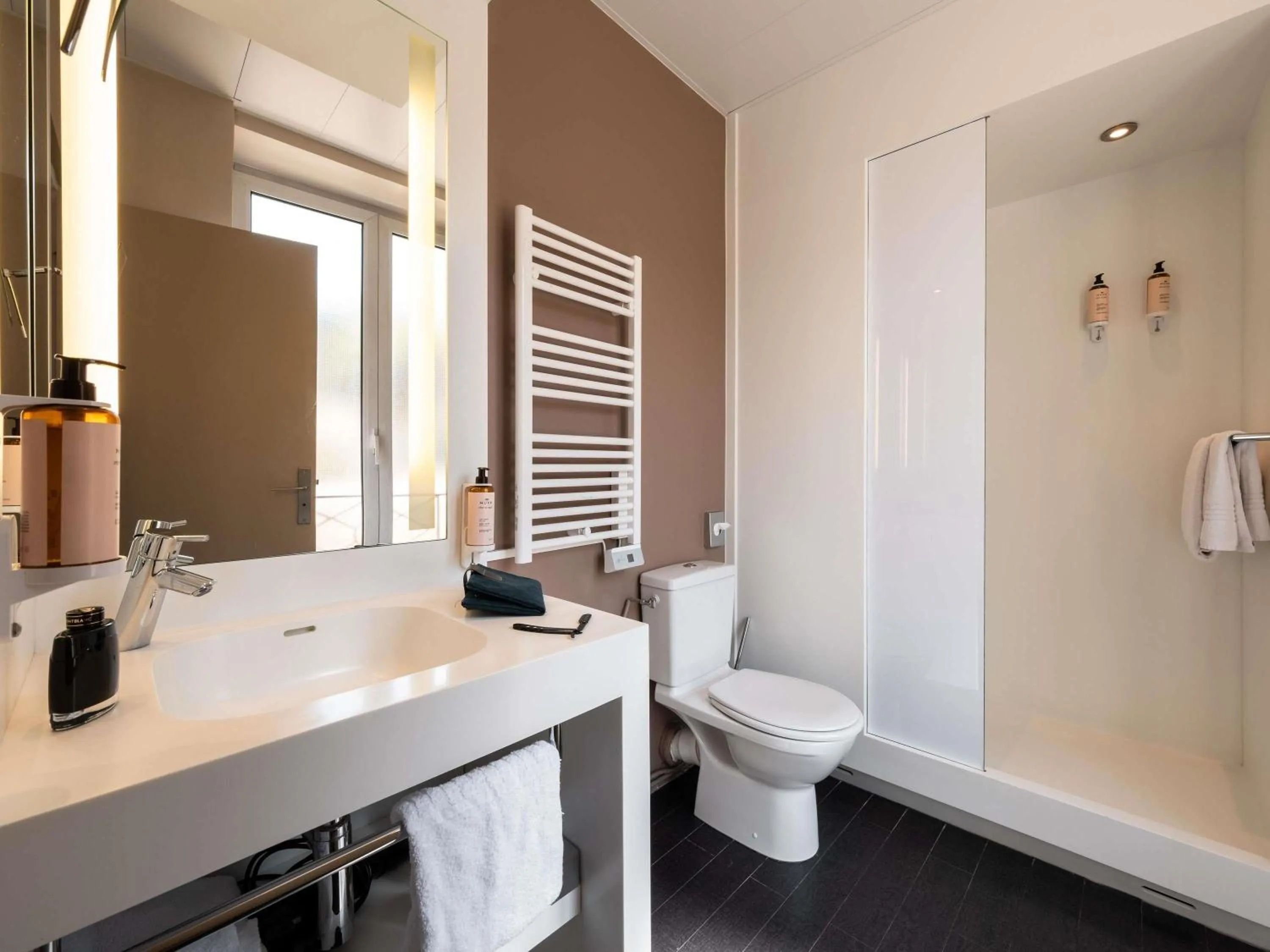 Bedroom in Mercure Paris Ouest Saint Germain