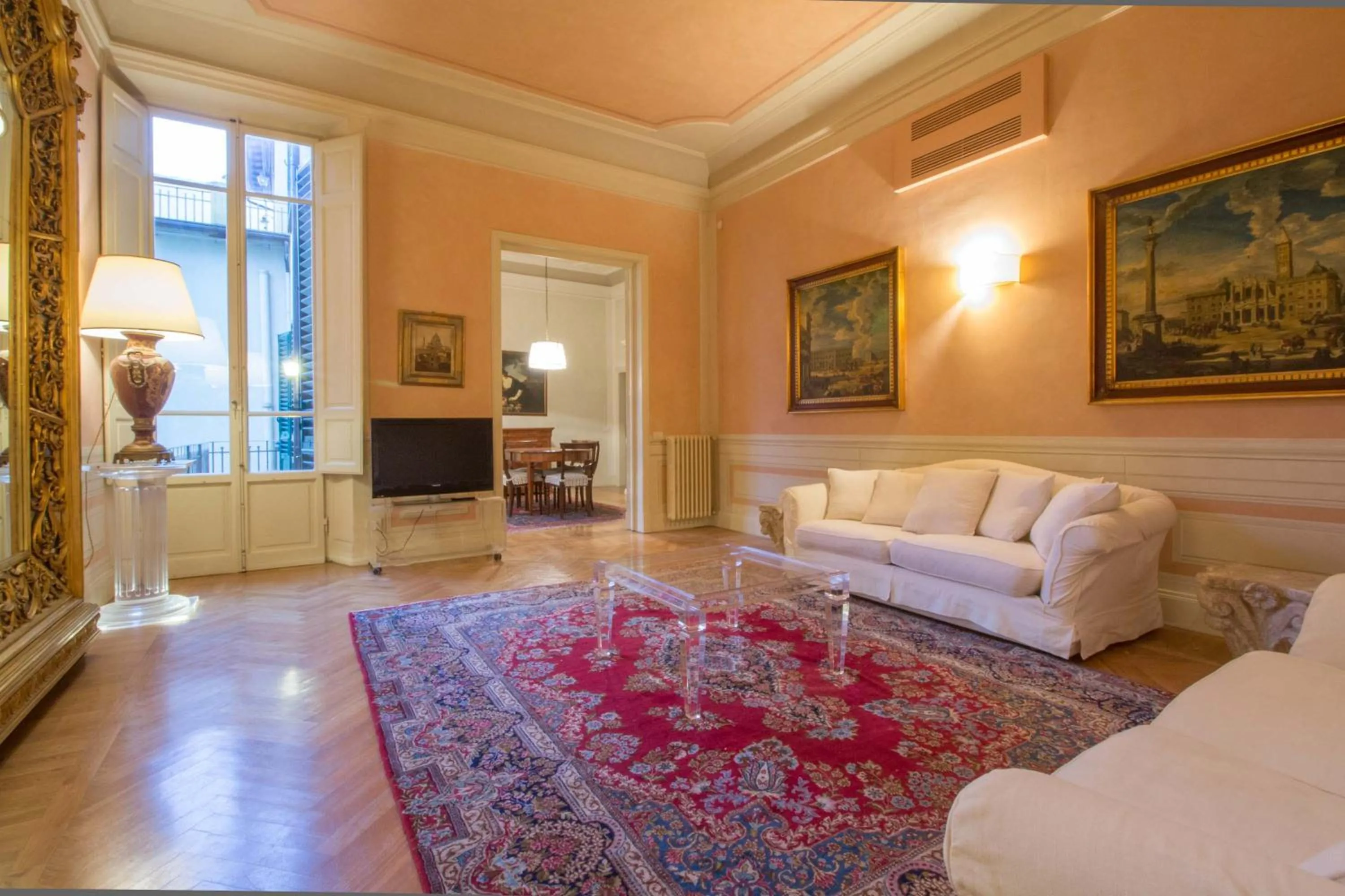 Living room in Yome - Your Home in Florence