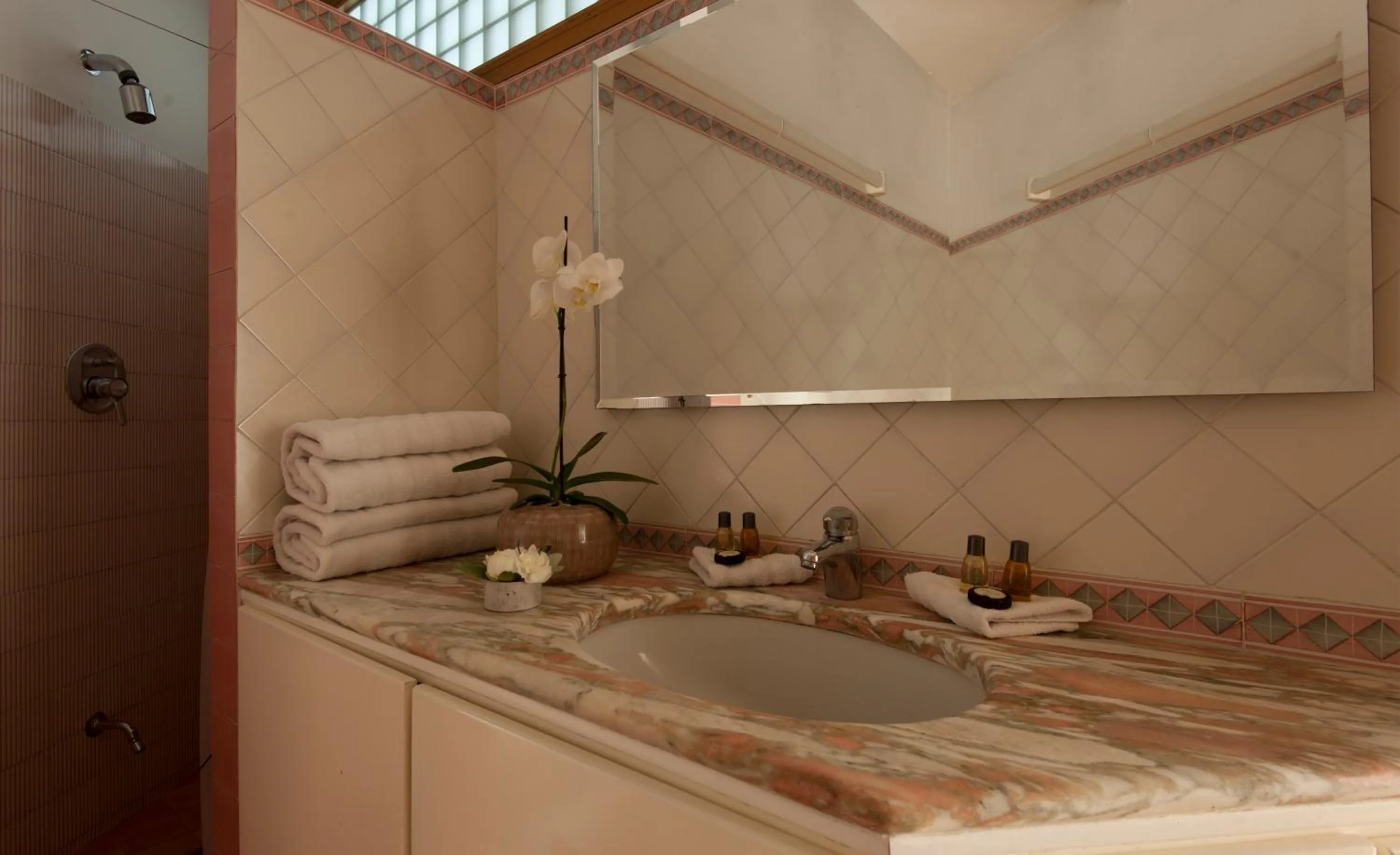 Bathroom in Yome - Your Home in Florence