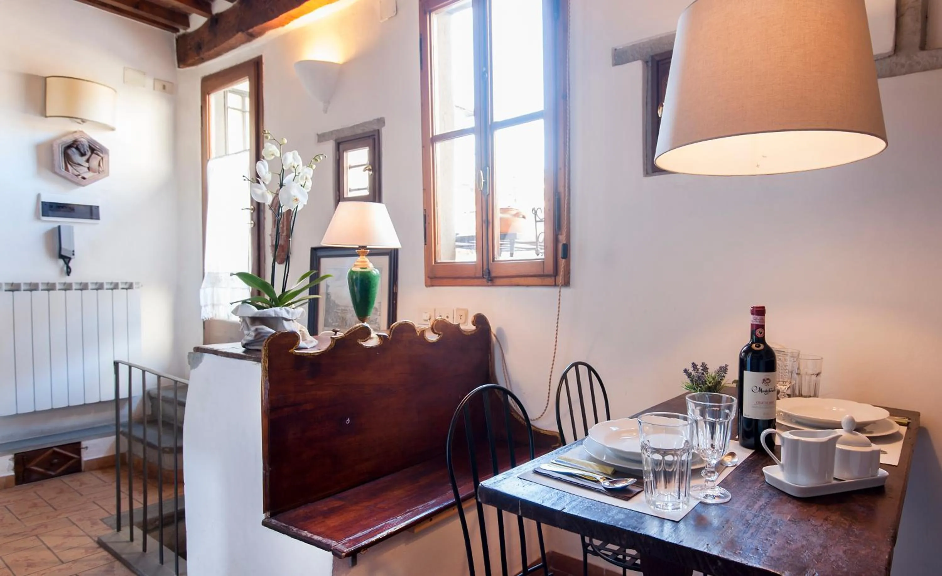Dining area in Yome - Your Home in Florence