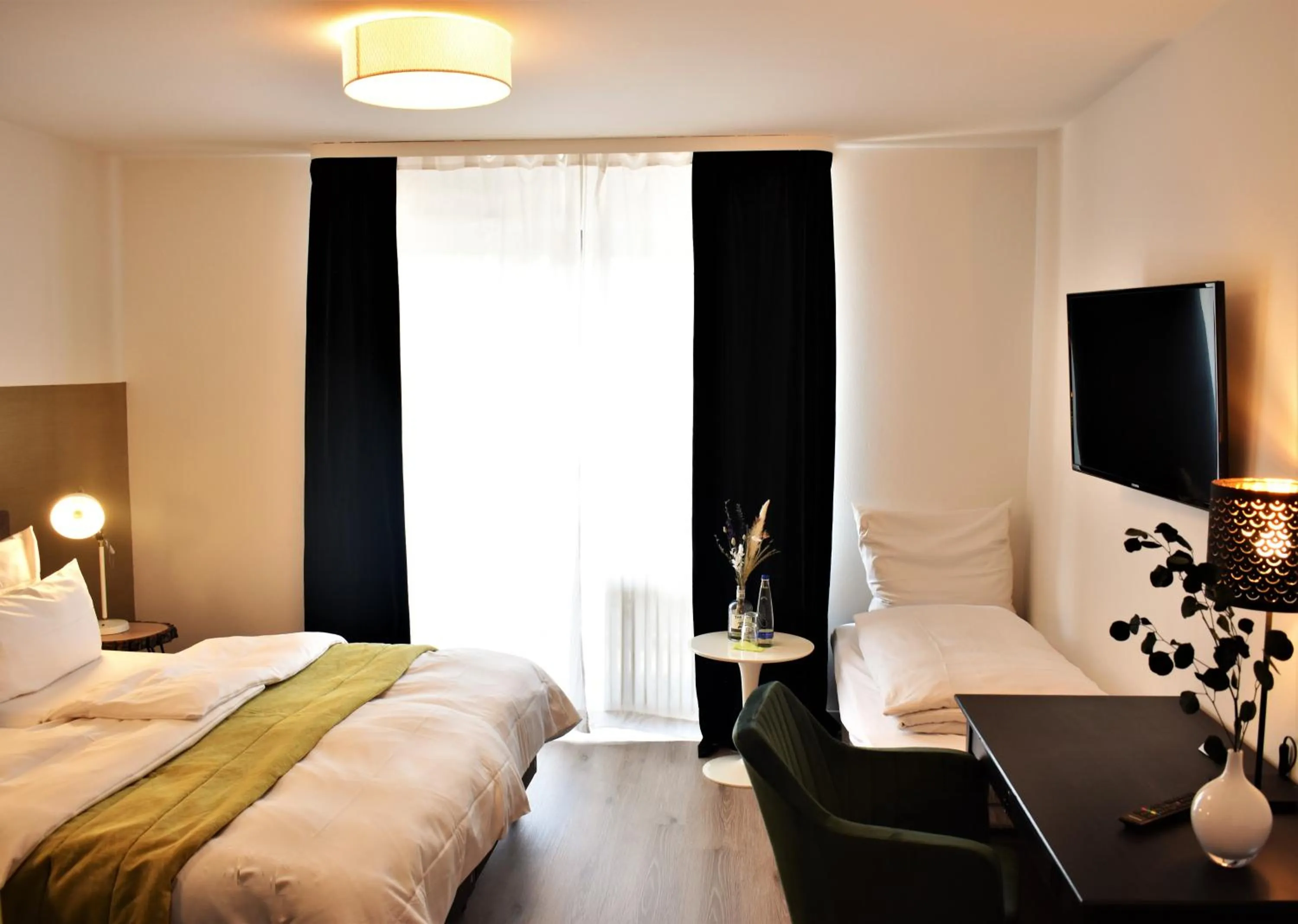 Photo of the whole room, Bed in Hotel zum See