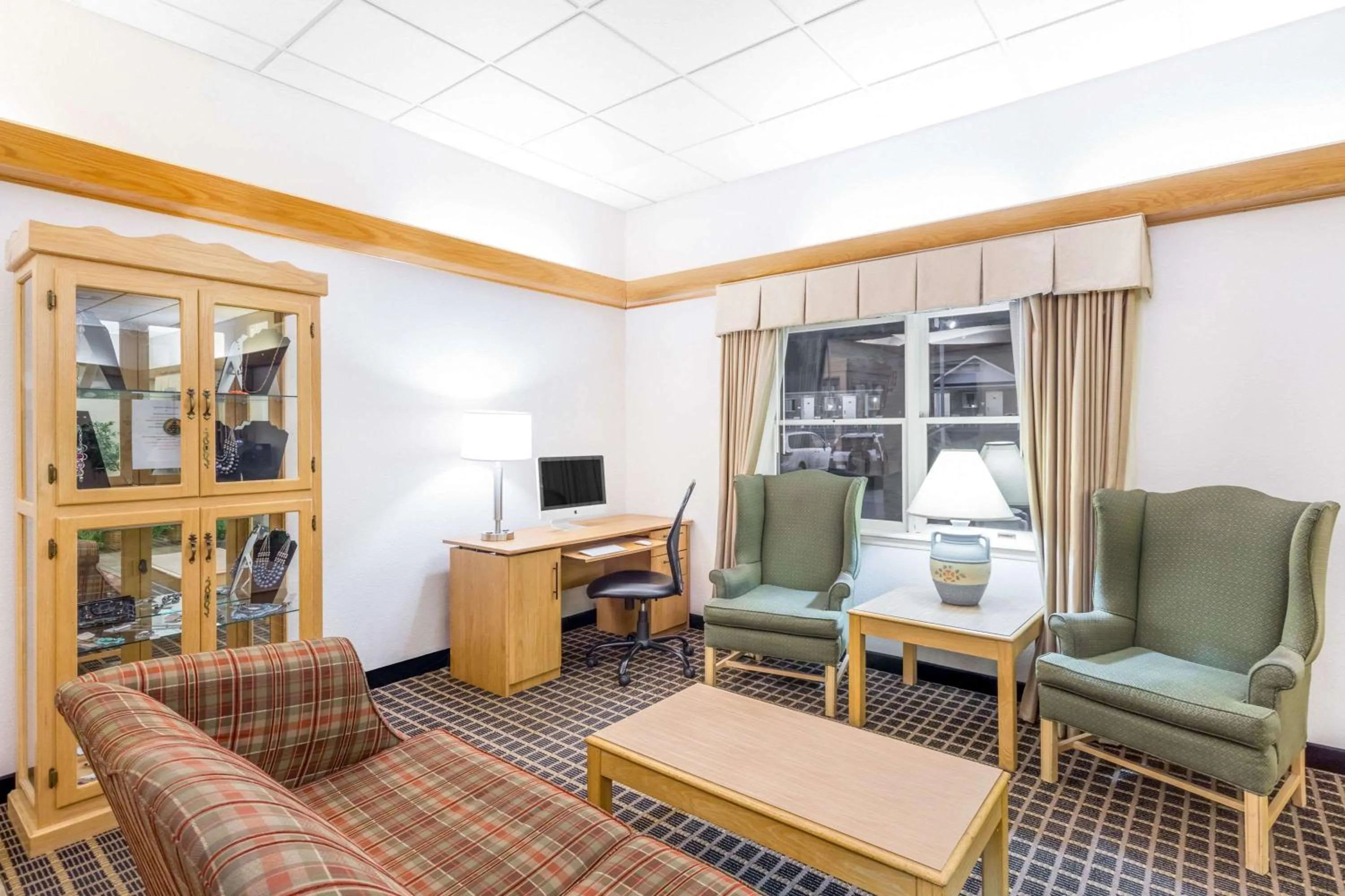 Lobby or reception, Seating Area in Days Inn by Wyndham Jefferson