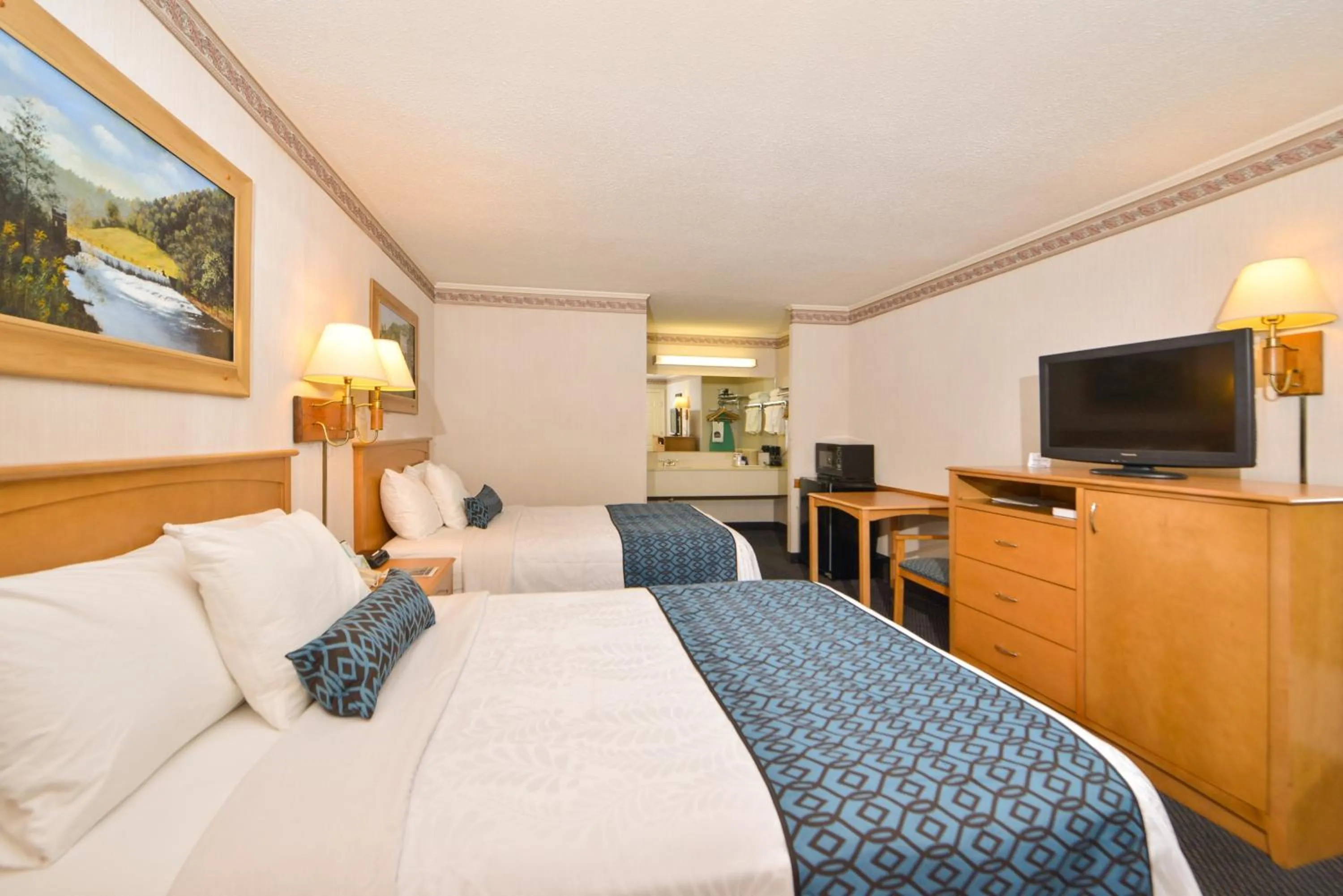 Bedroom in Days Inn by Wyndham Jefferson