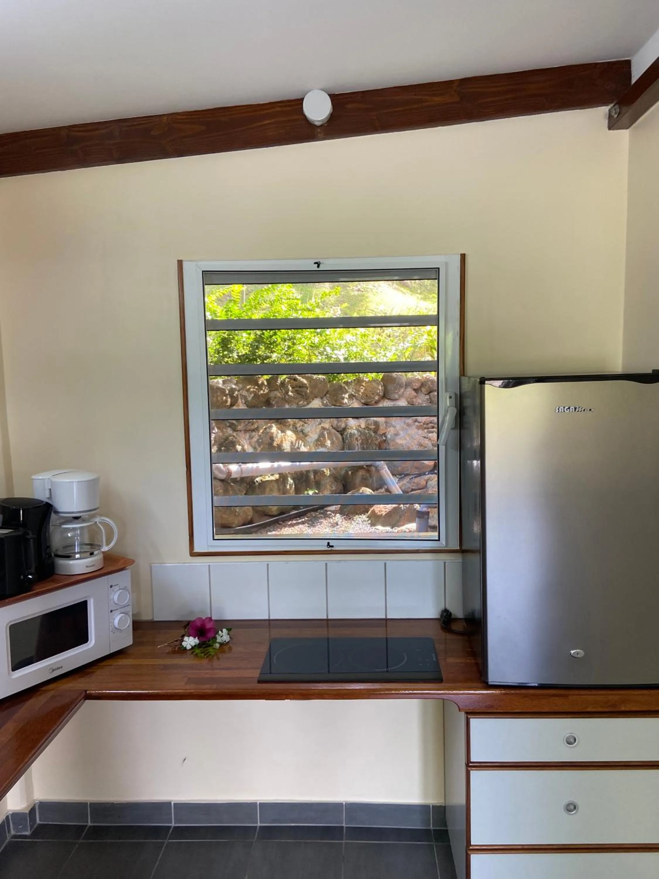 Coffee/tea facilities in BORA BORA HOLIDAY'S LODGE