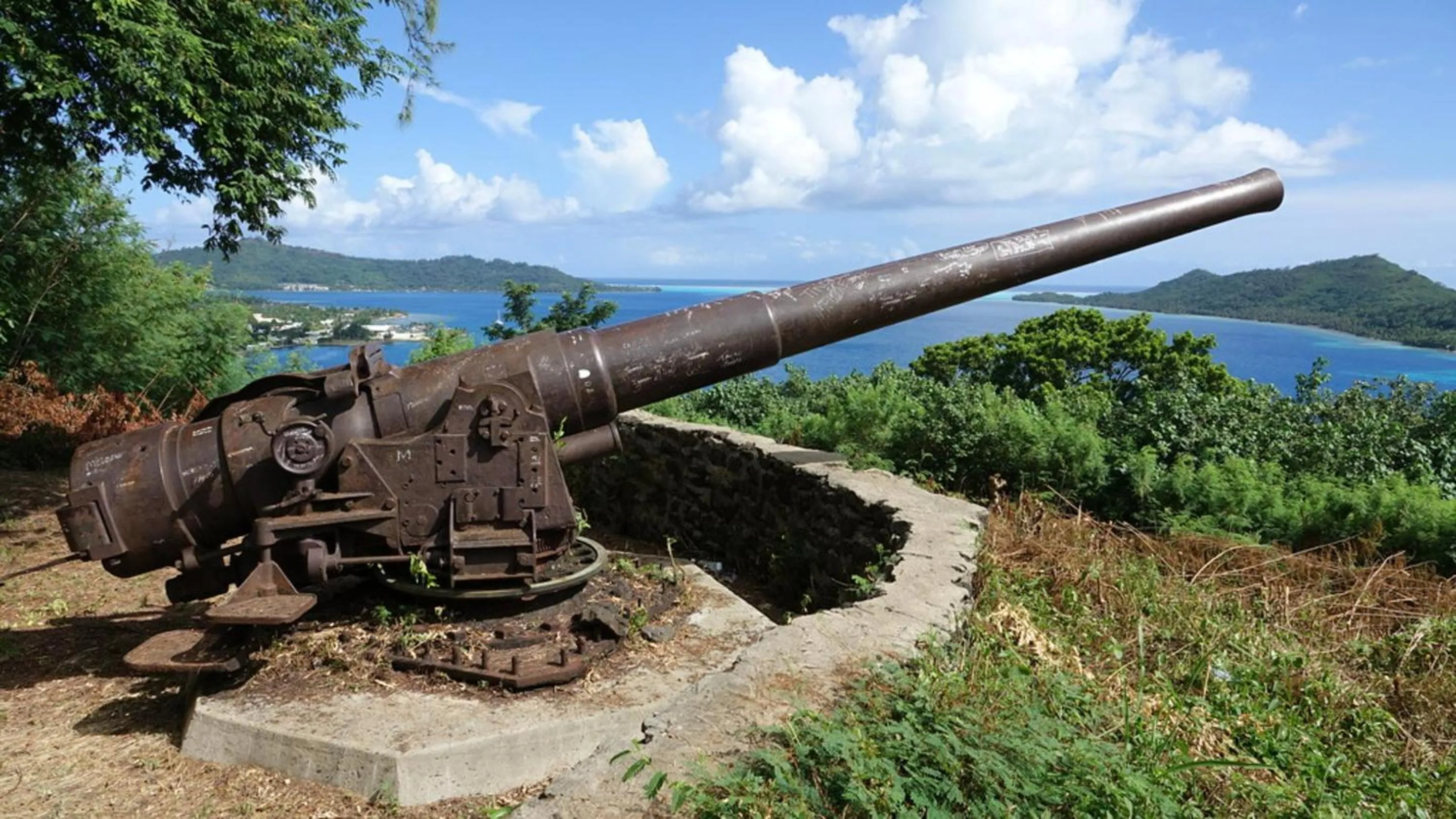 Hiking in BORA BORA HOLIDAY'S LODGE