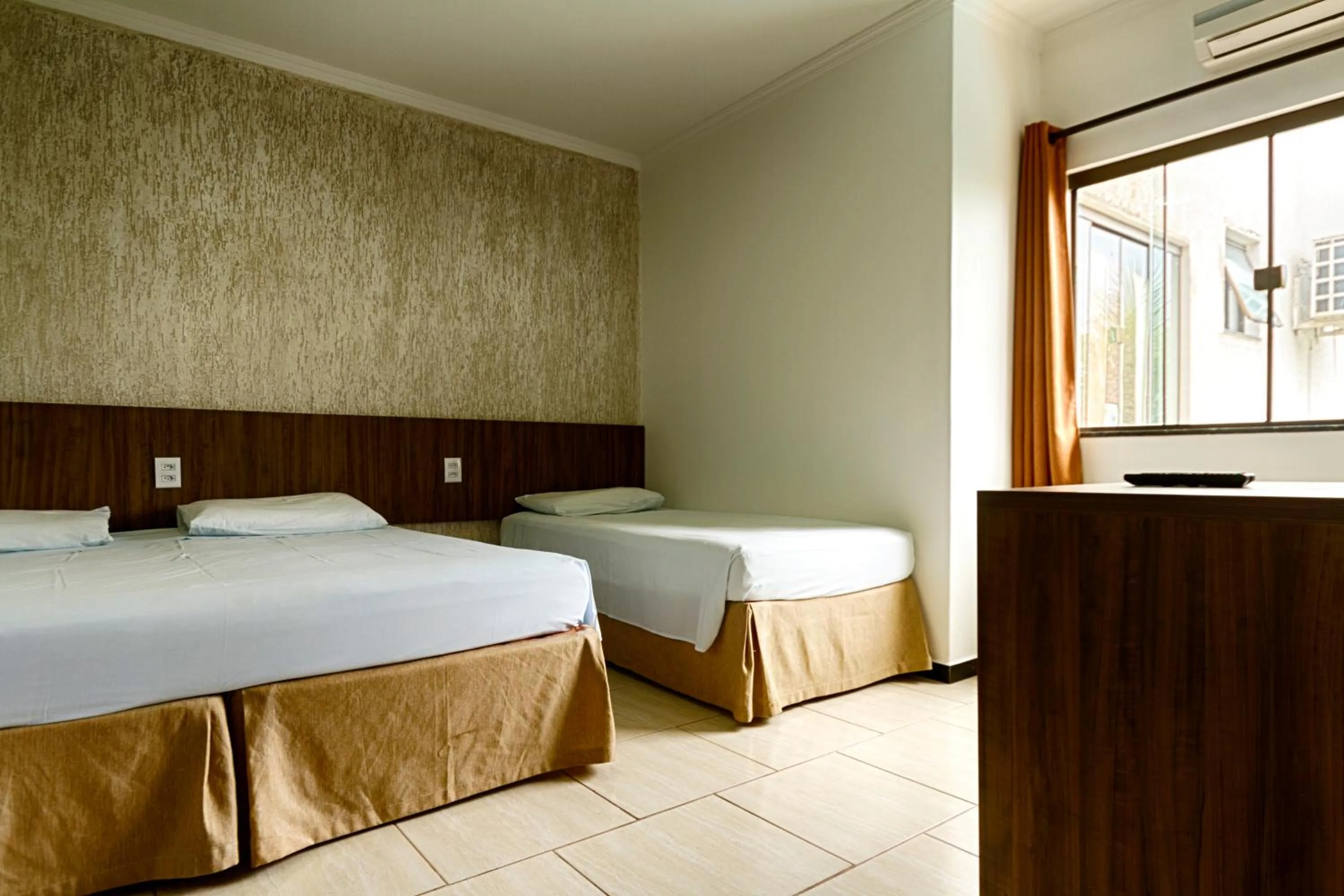 Photo of the whole room, Bed in Hotel Holiday Foz