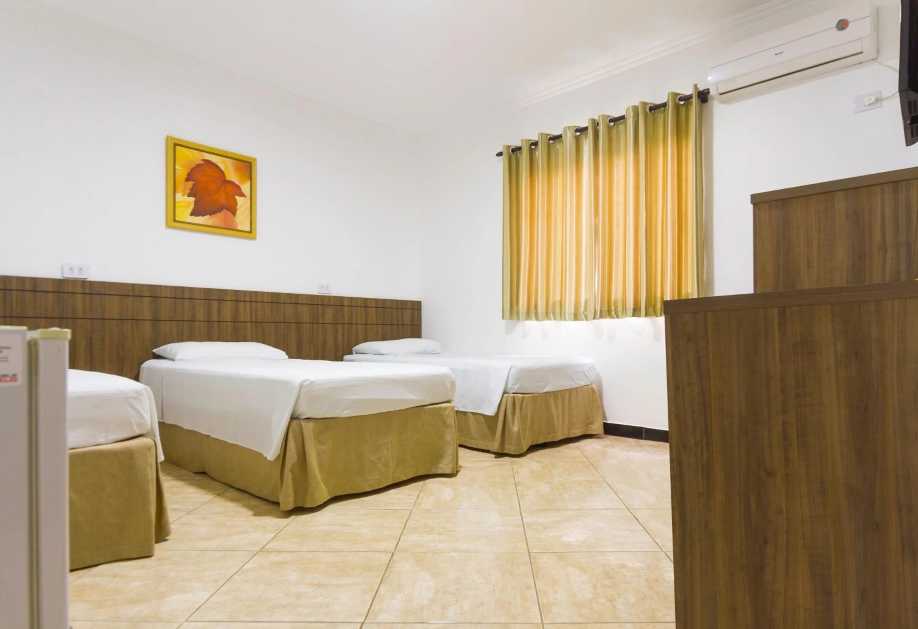 Photo of the whole room, Bed in Hotel Holiday Foz