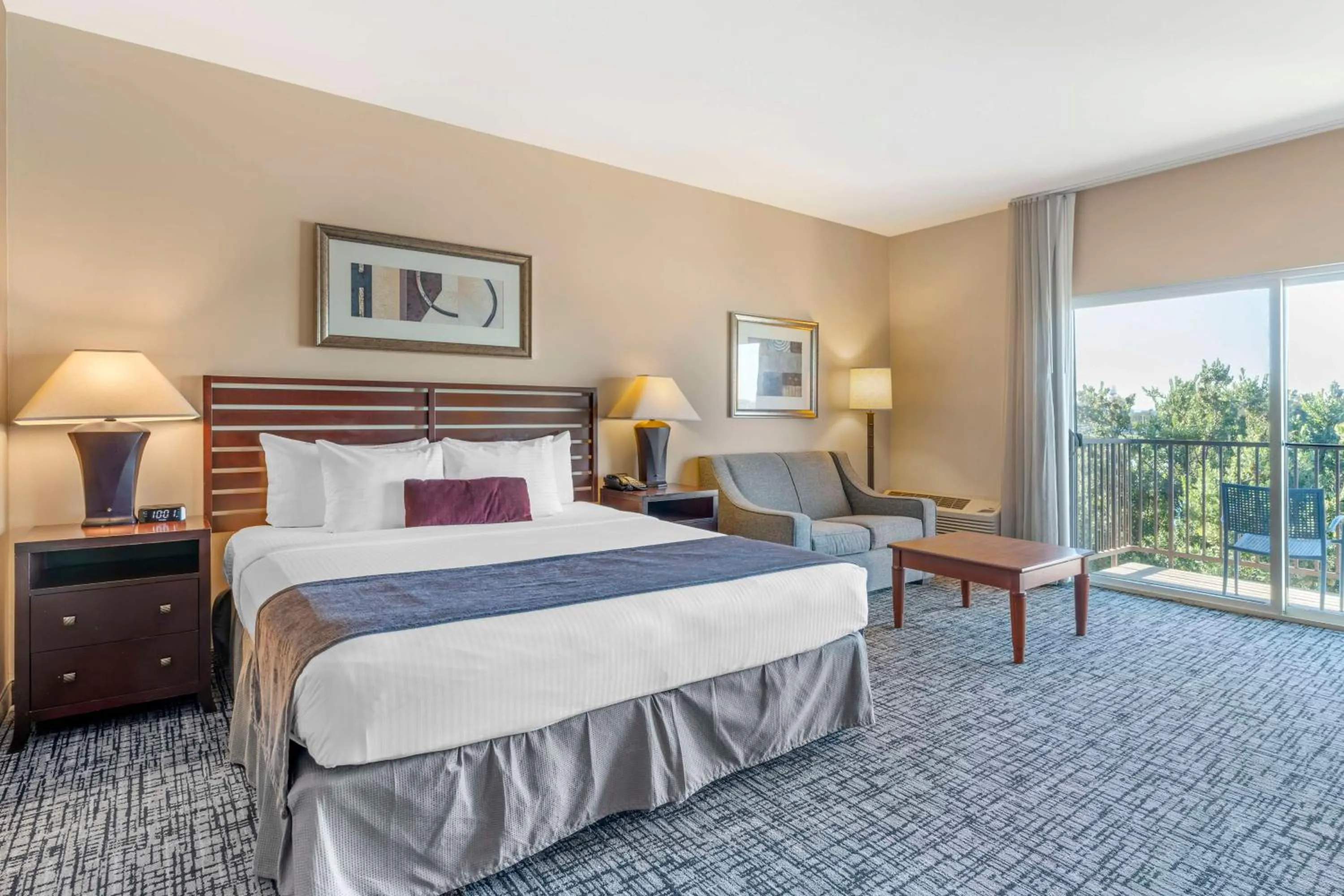 Bedroom, Bed in Best Western Plus Bayside Hotel