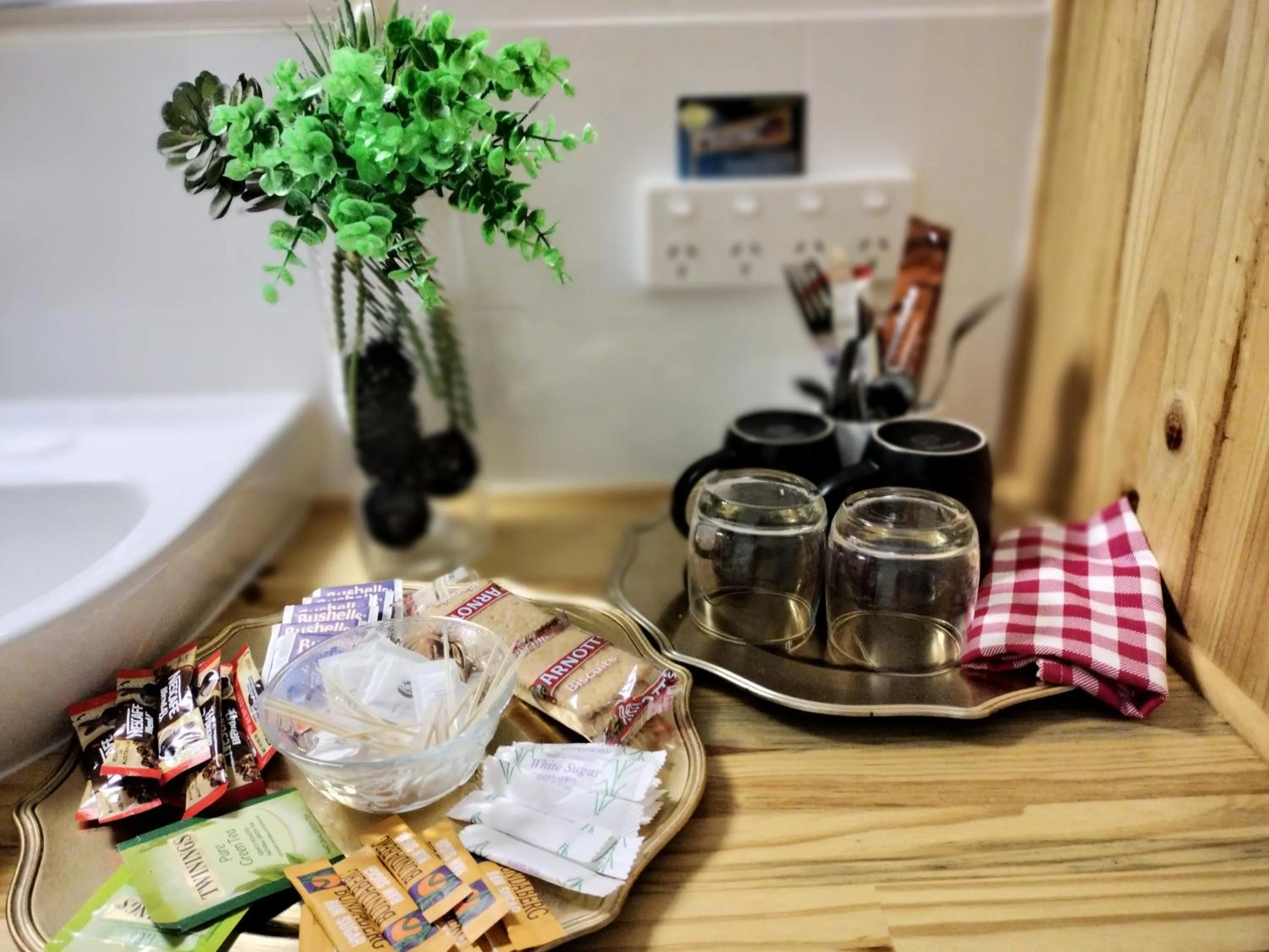 Coffee/tea facilities in Nationwide Motel