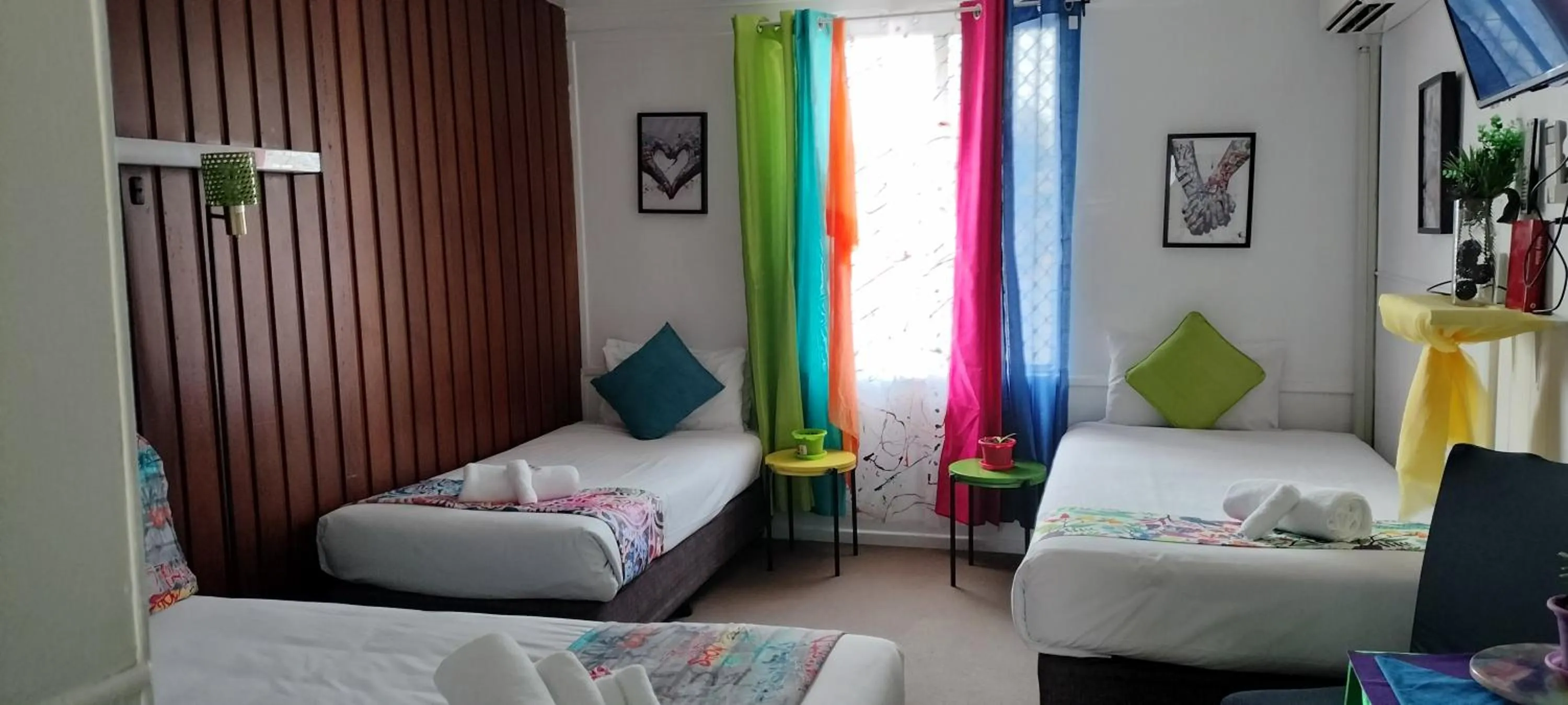 Bedroom, Bed in Nationwide Motel