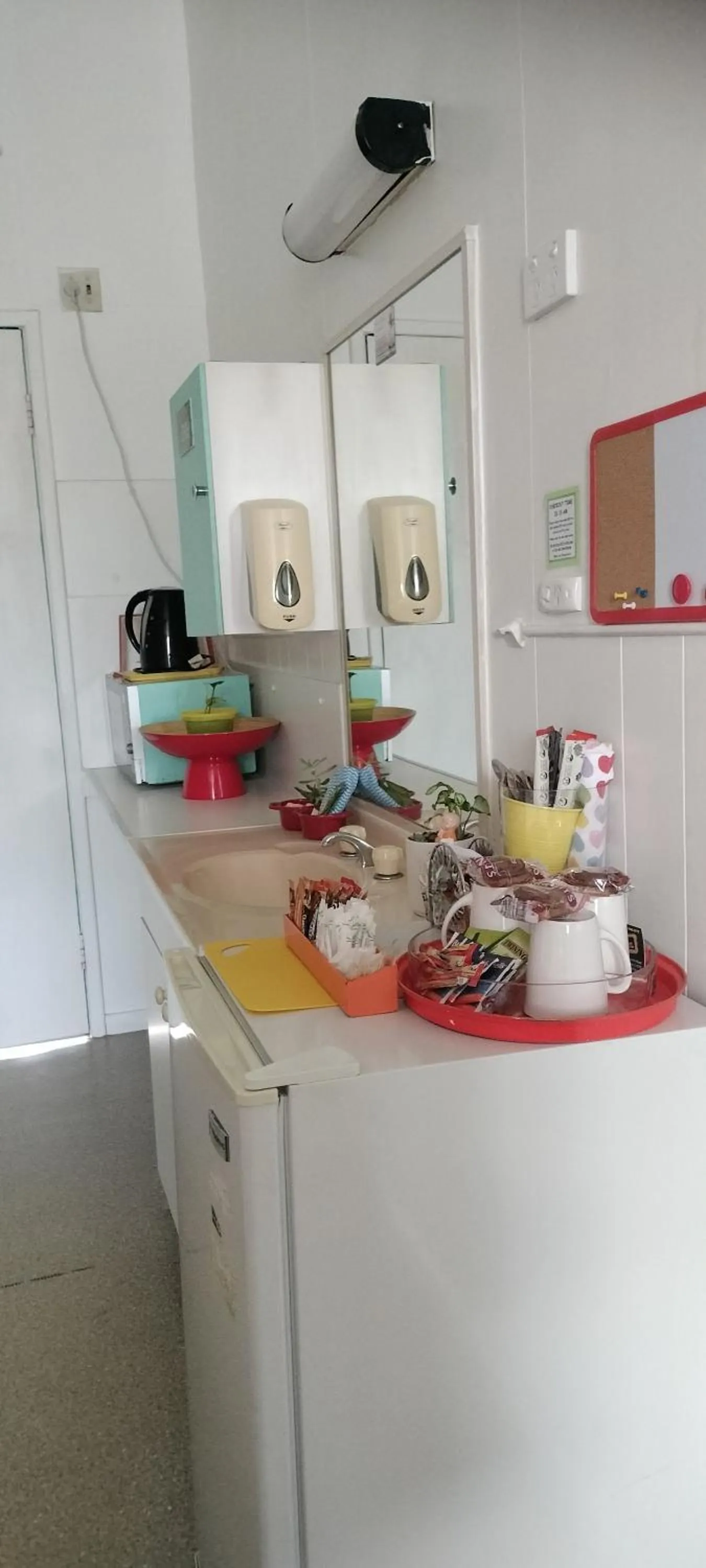 Coffee/tea facilities in Nationwide Motel