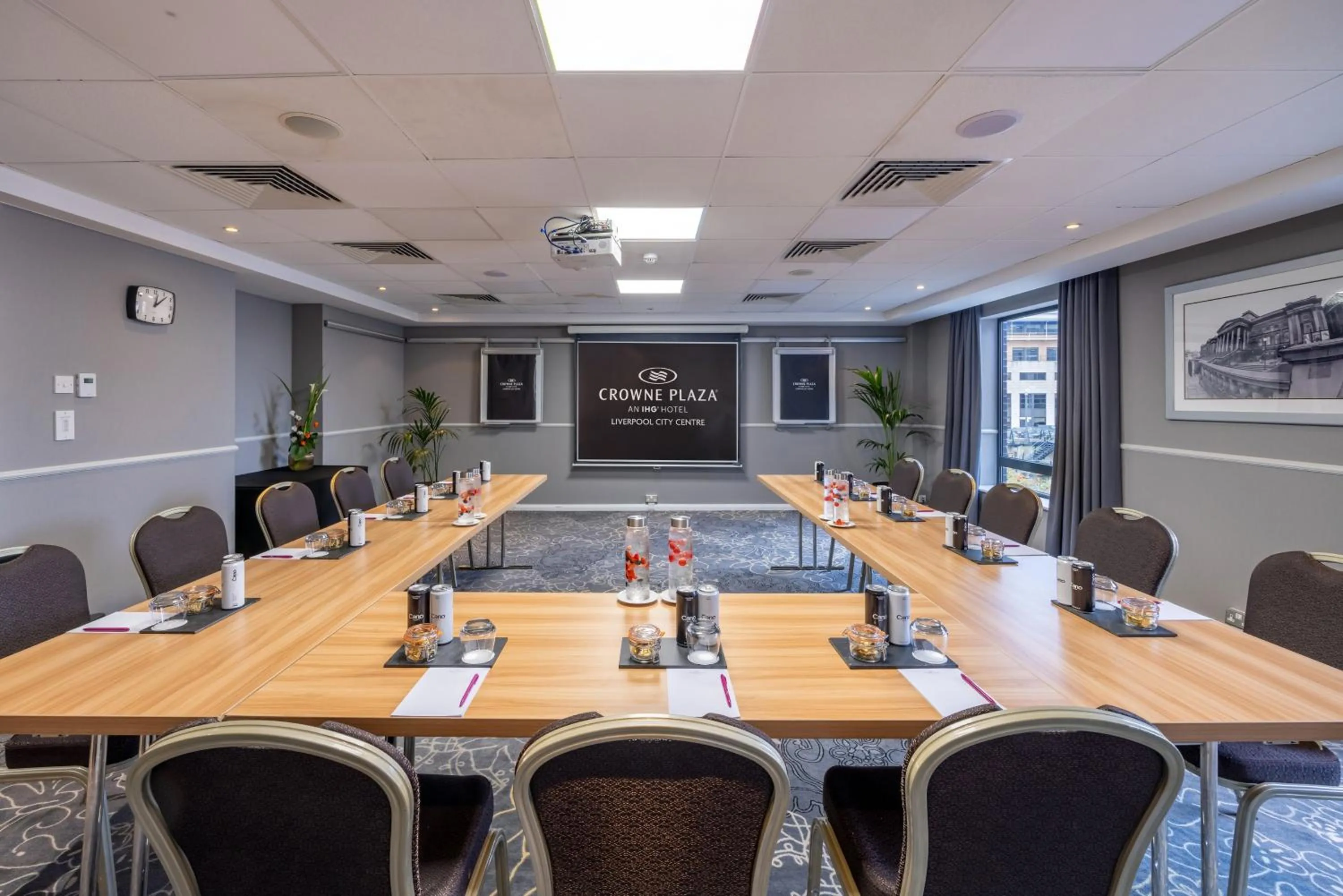 Meeting/conference room in Crowne Plaza Liverpool City Centre by IHG