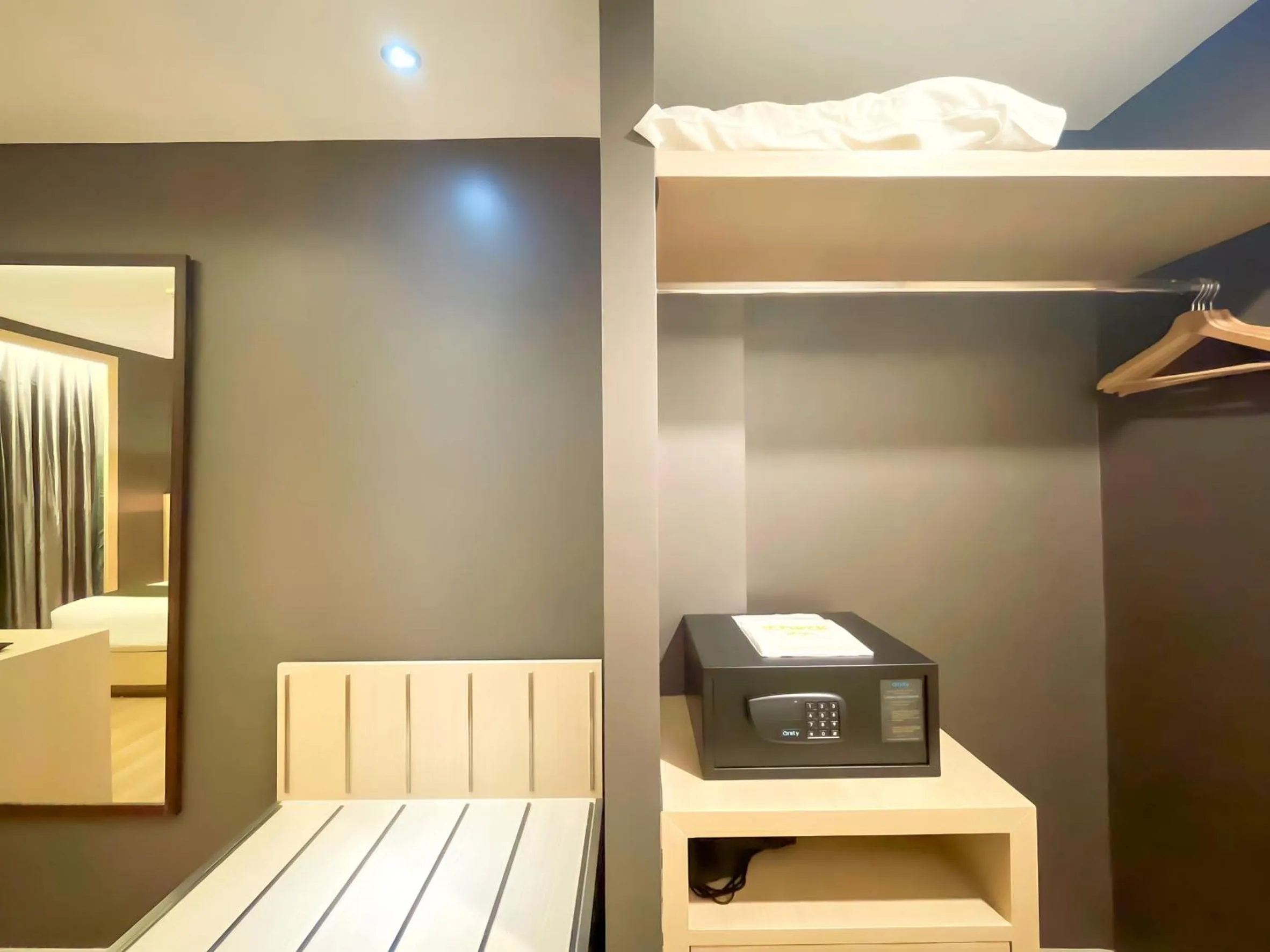 safe, Bed in iCheck inn Nana by Aspira