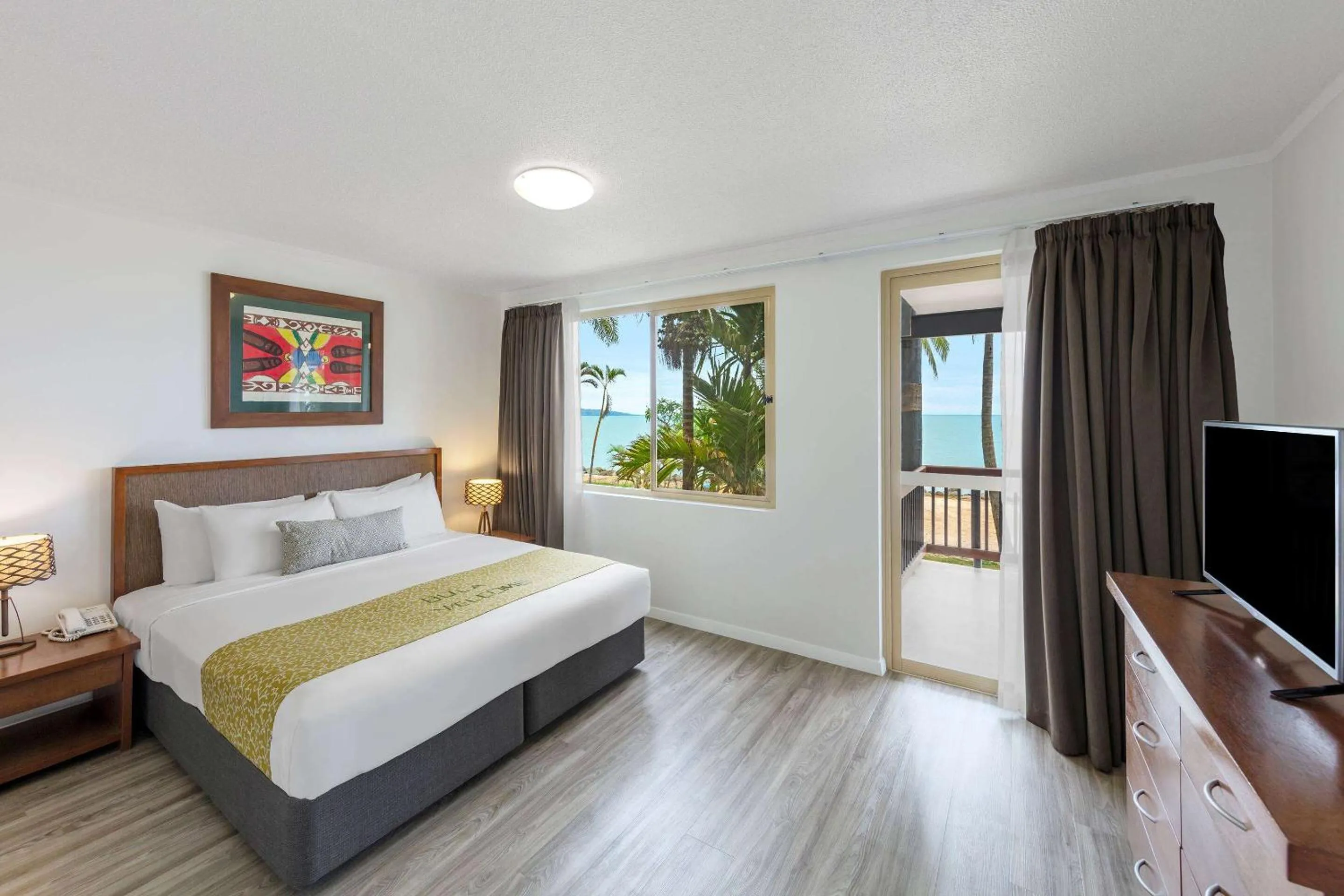 Photo of the whole room, Bed in Club Wyndham Denarau Island, Trademark Collection by Wyndham