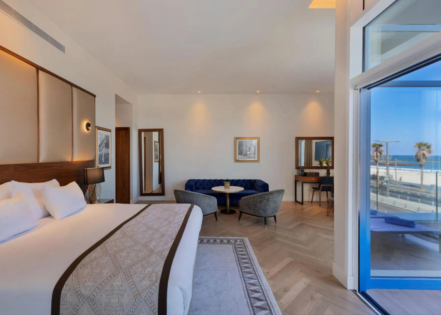 Living room, Bed in Herbert Samuel Opera Tel Aviv