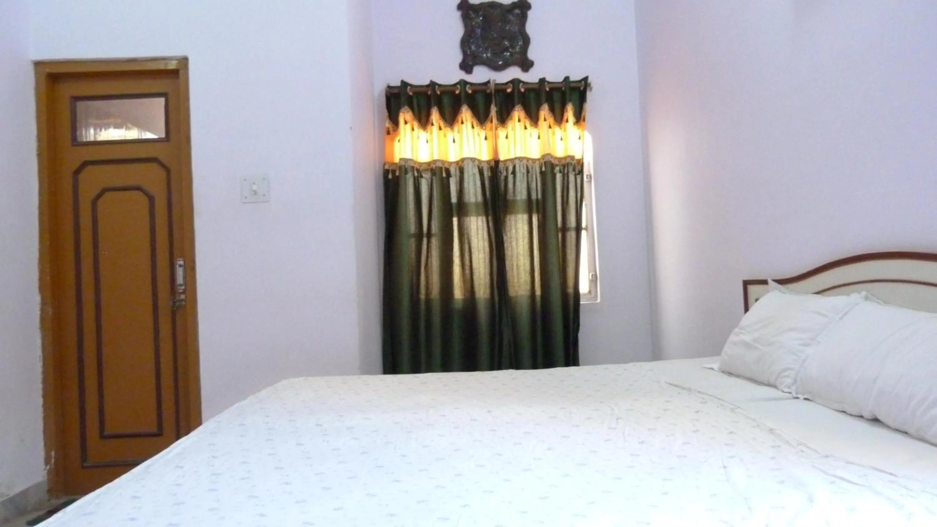 bunk bed, Bed in Keshav Palace