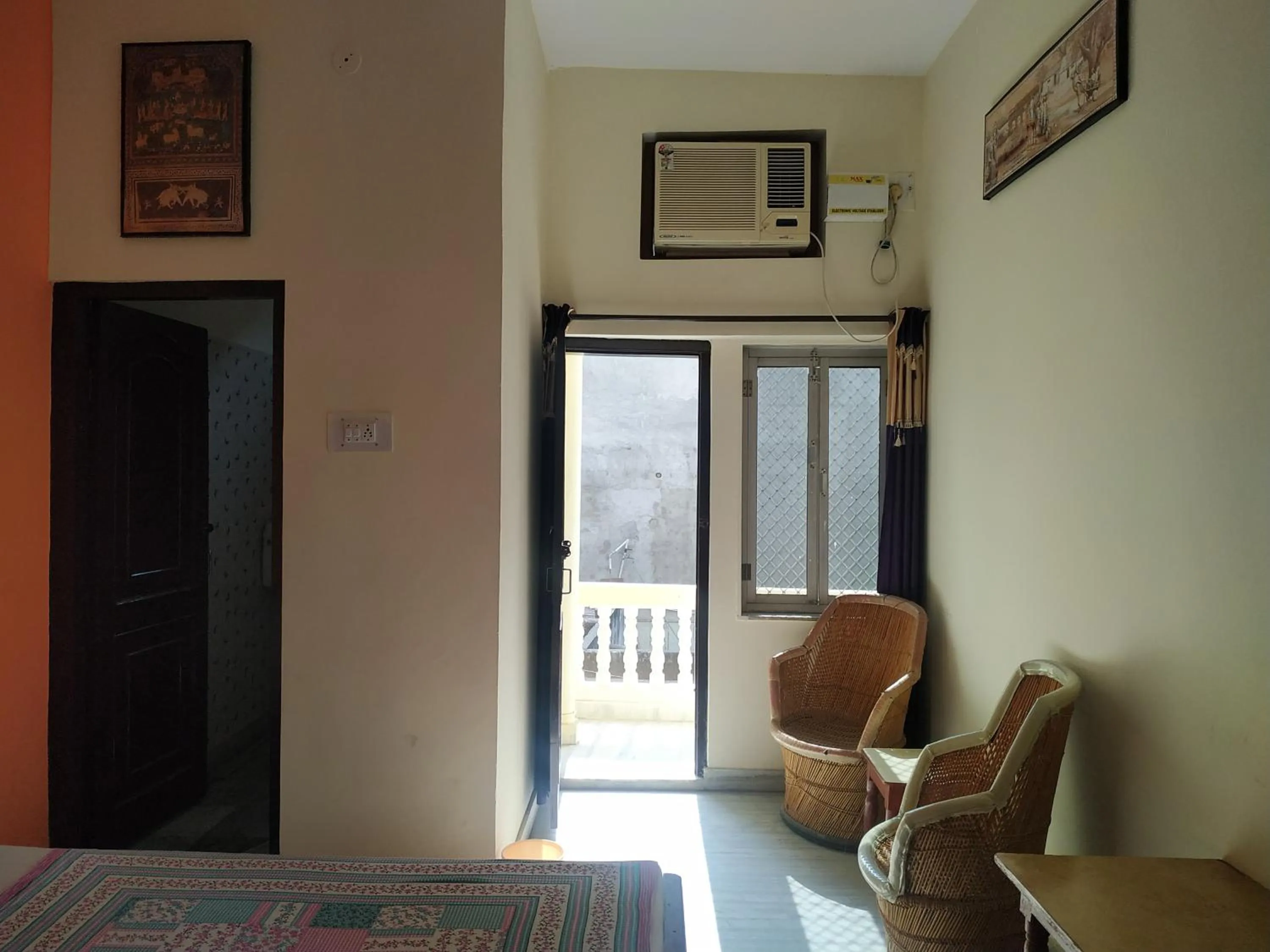 Bedroom in Keshav Palace