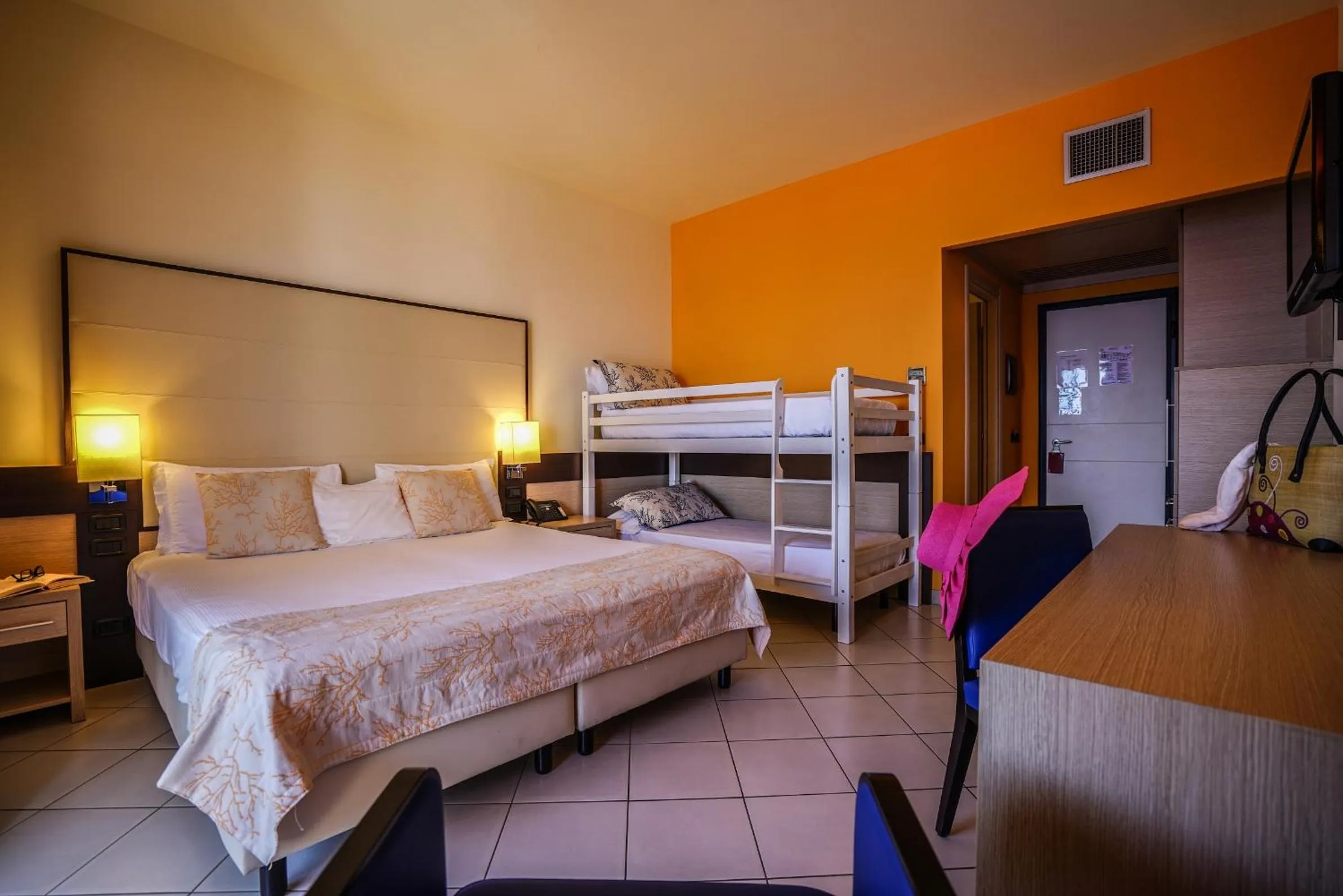 Bedroom, Bed in GH Avalon Sikani