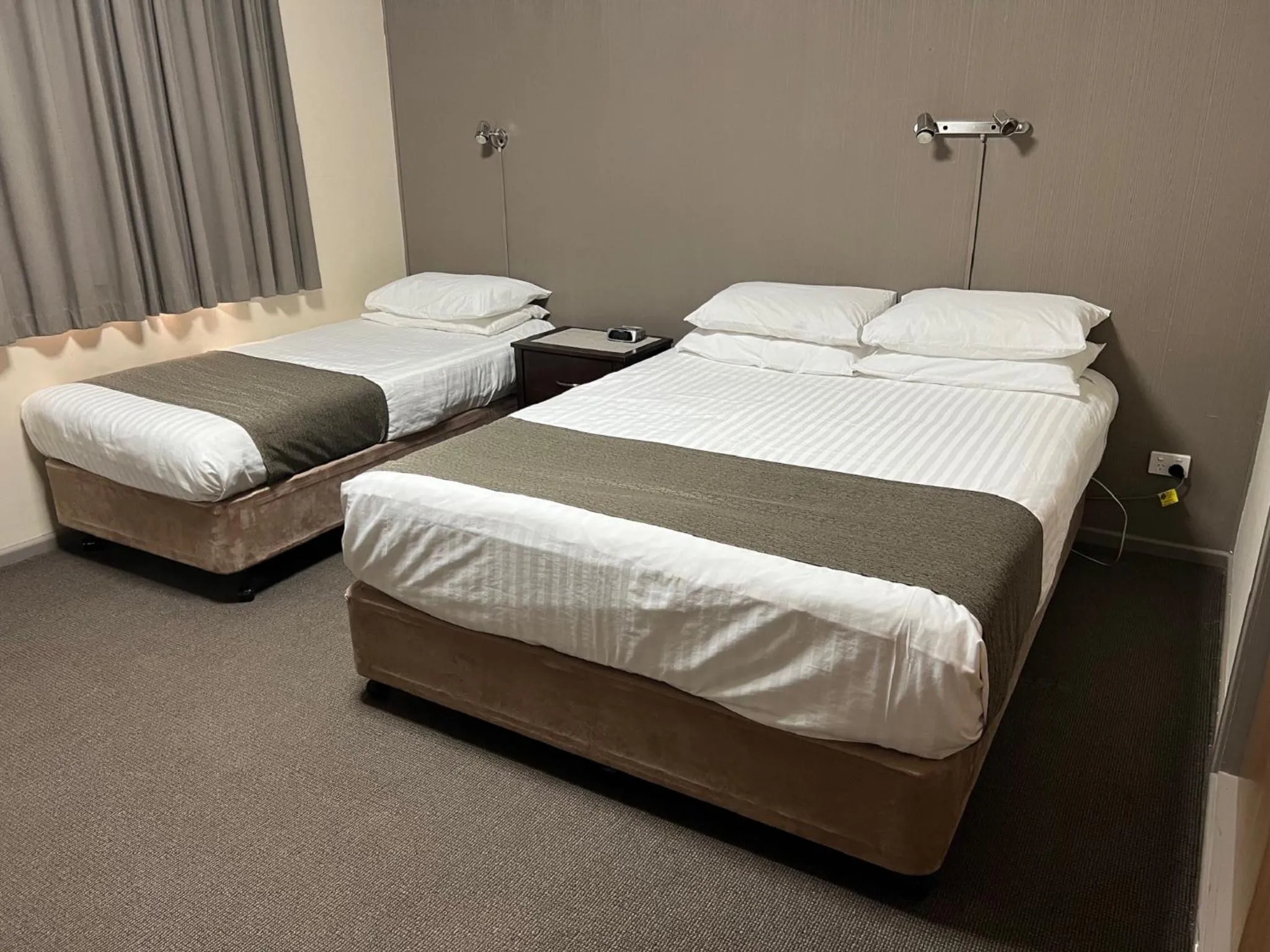 Bedroom, Bed in Argosy Motor Inn