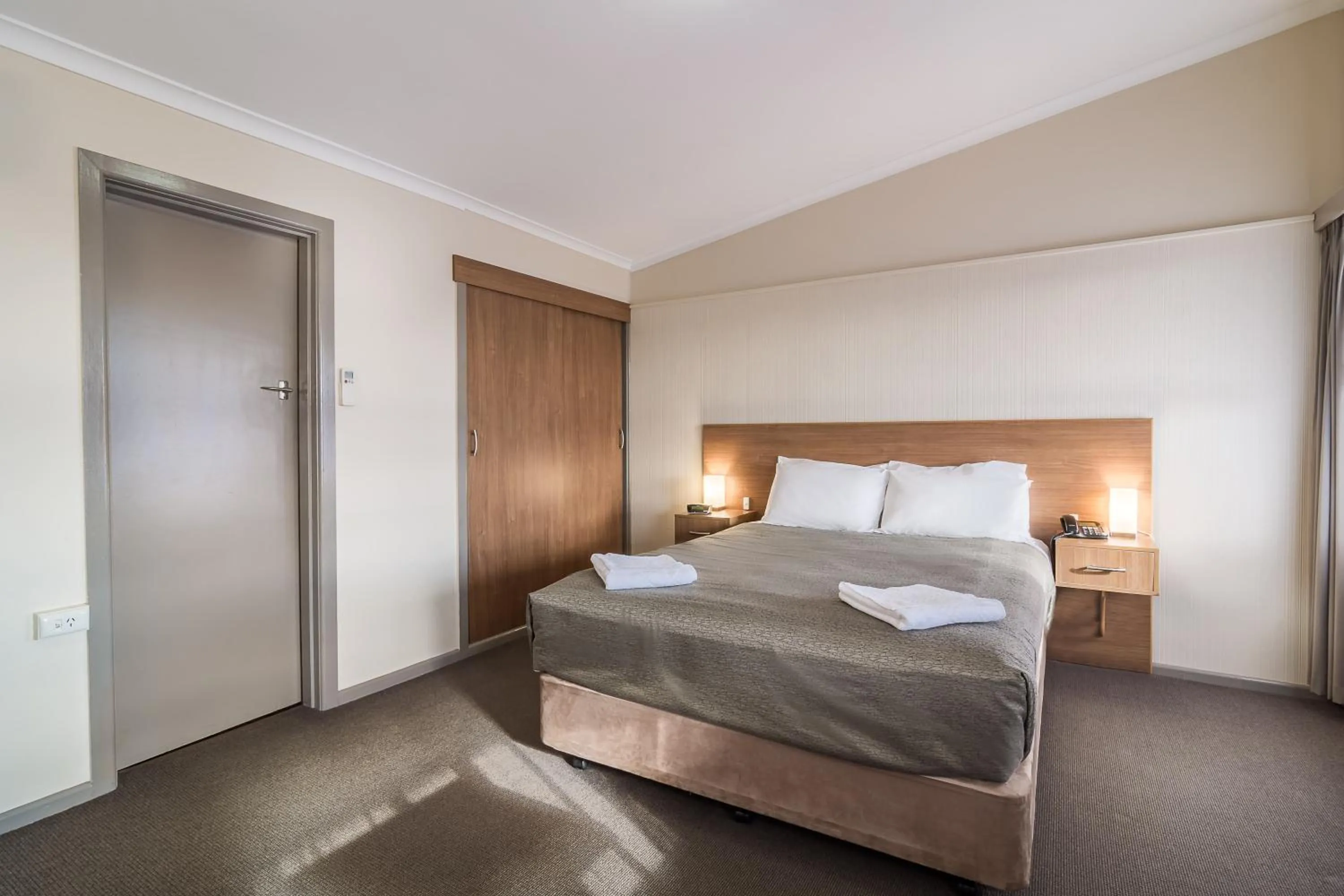 Bedroom, Bed in Argosy Motor Inn