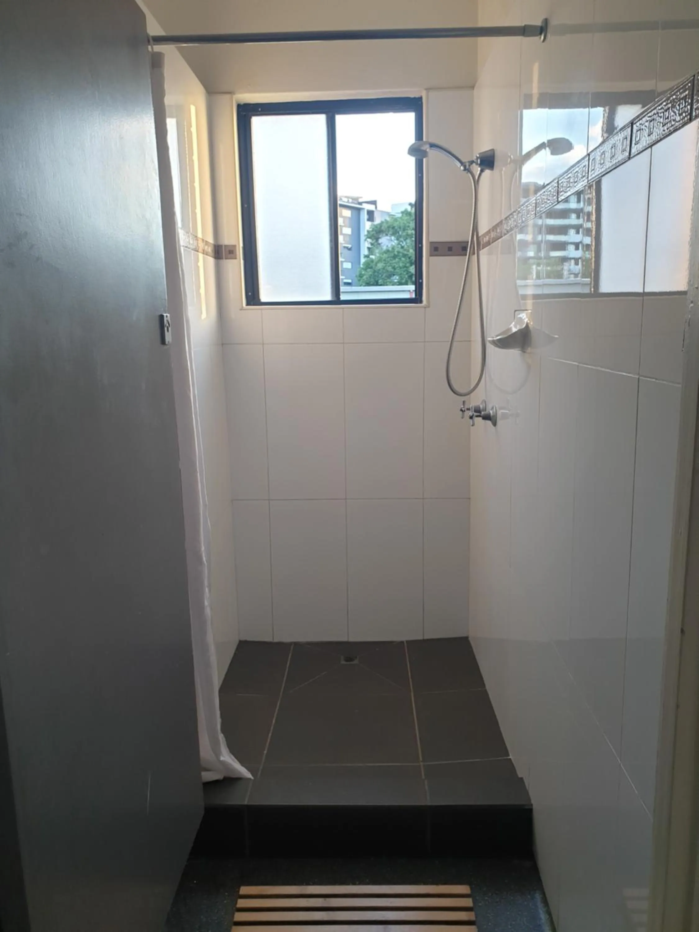 Kingsford Riverside Inn