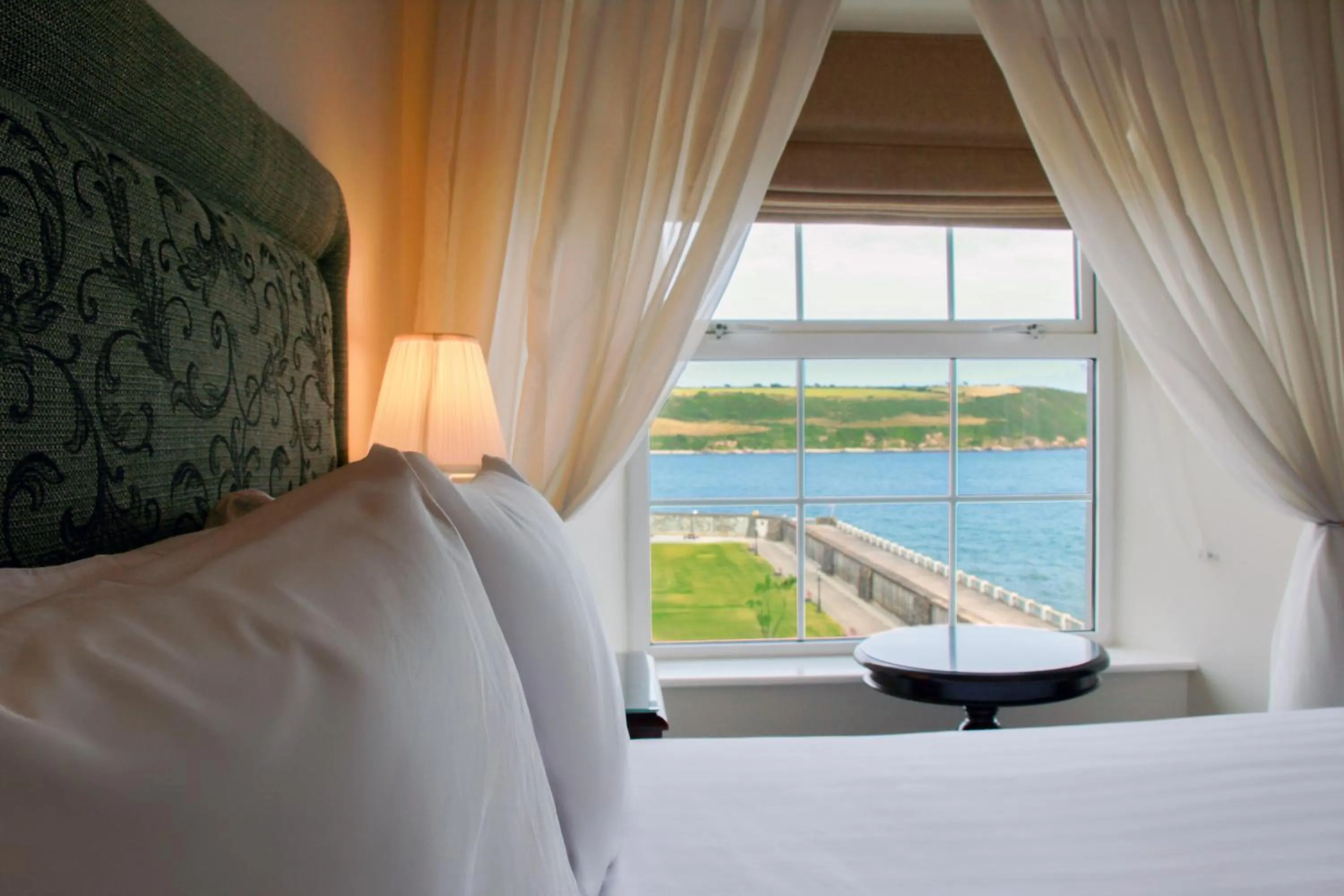 Bed in Walter Raleigh Hotel