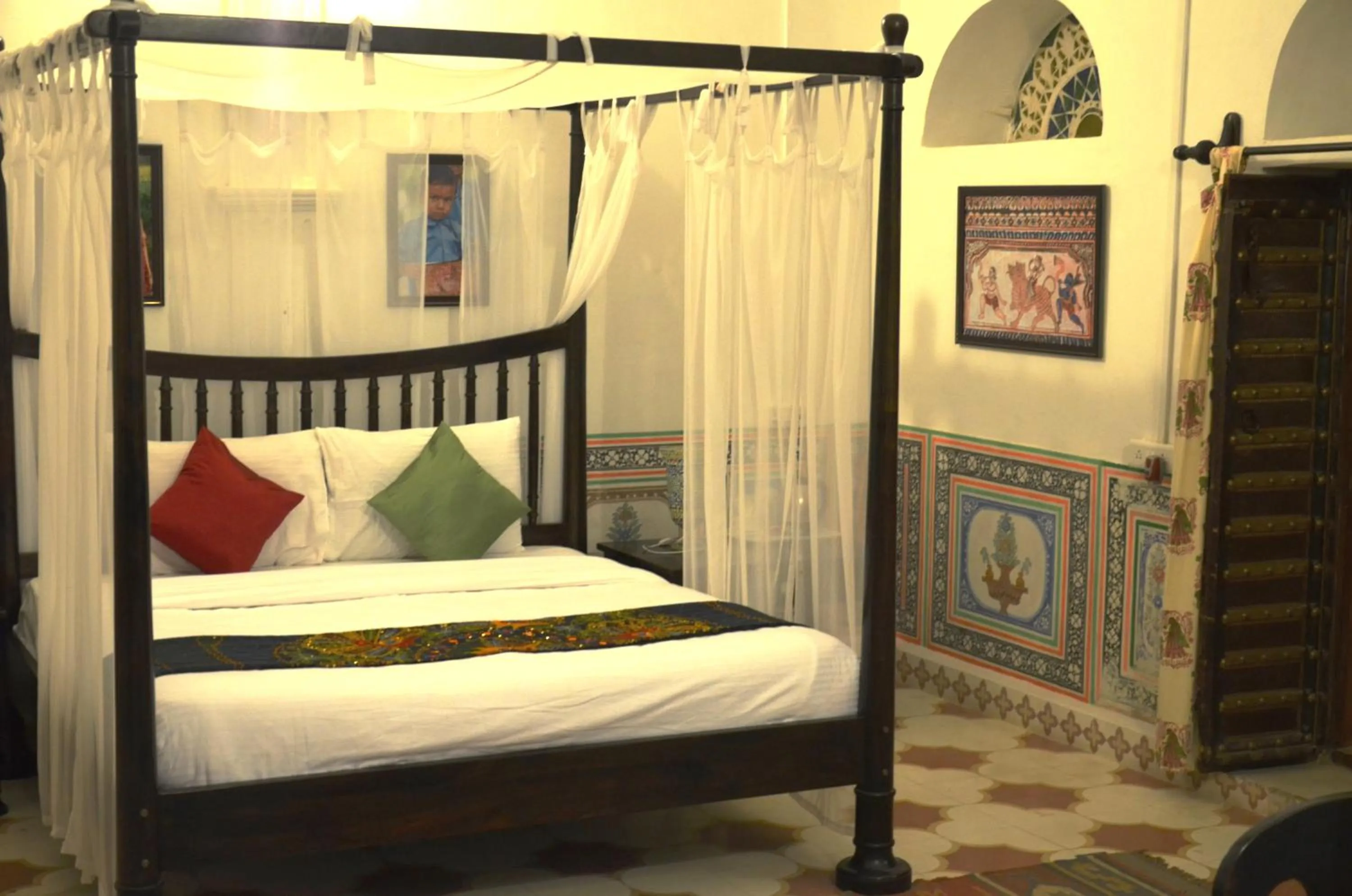 Bed in Malji Ka Kamra