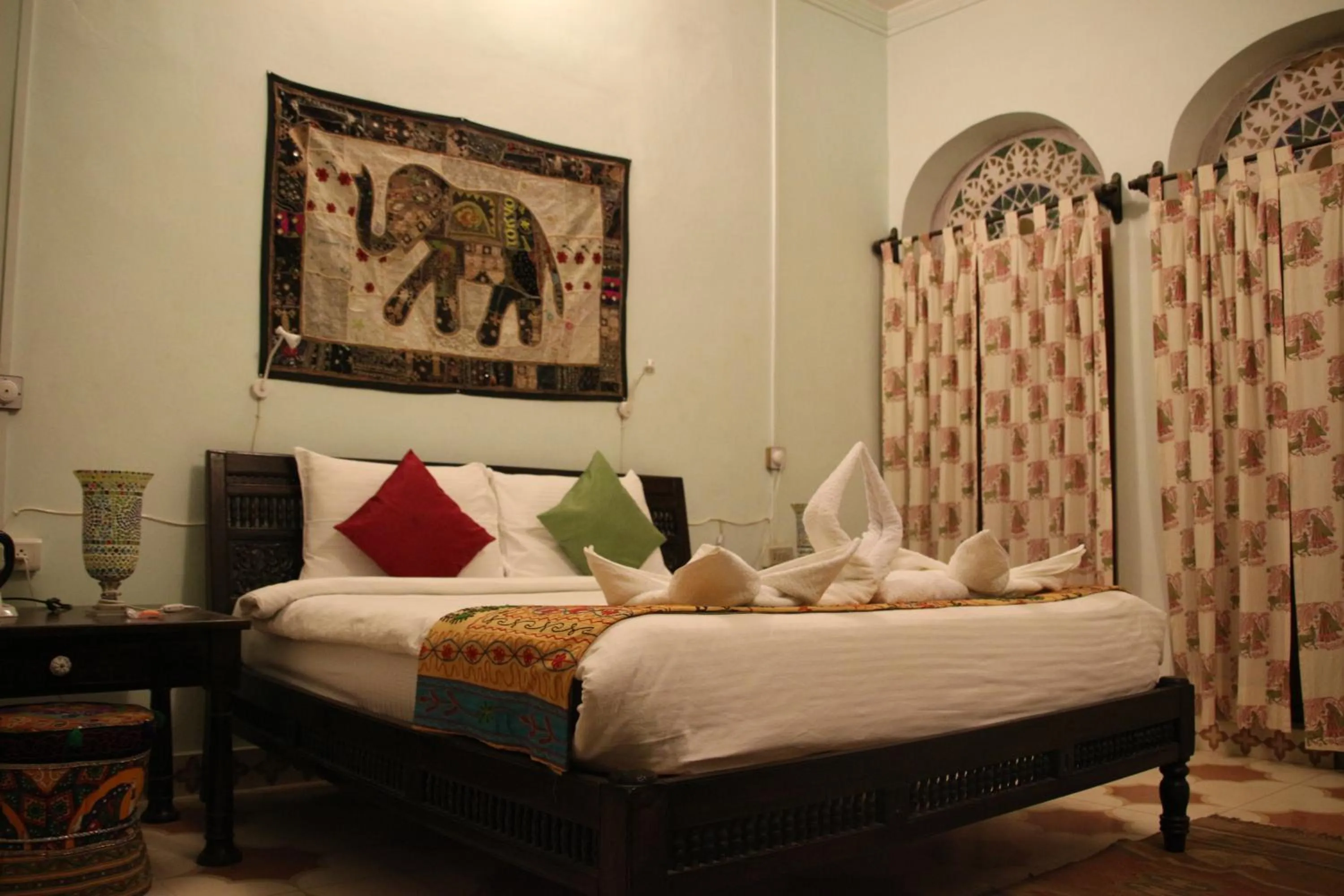 Bed in Malji Ka Kamra