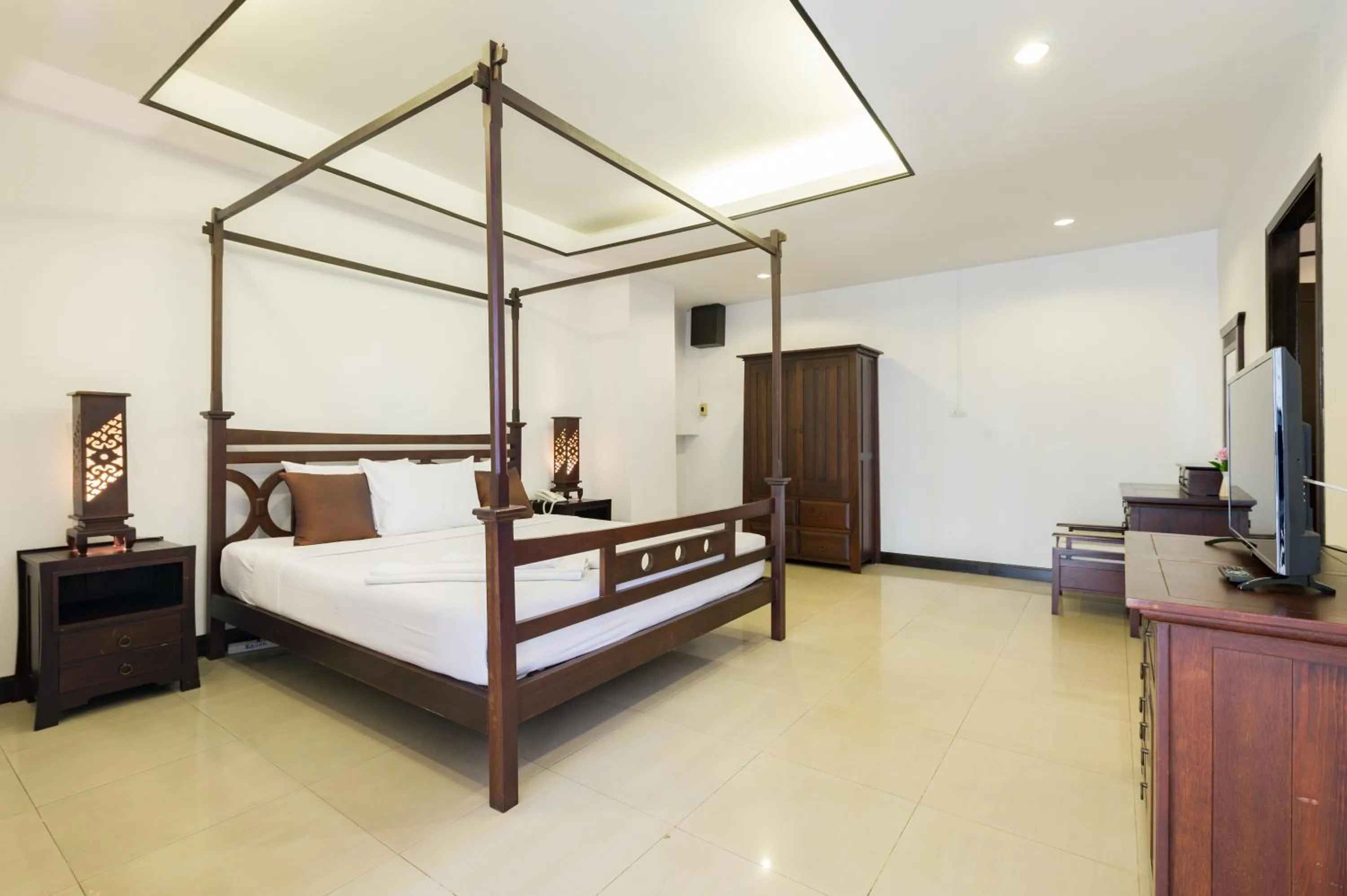 Bedroom, Bed in The Legacy Convention Hotel