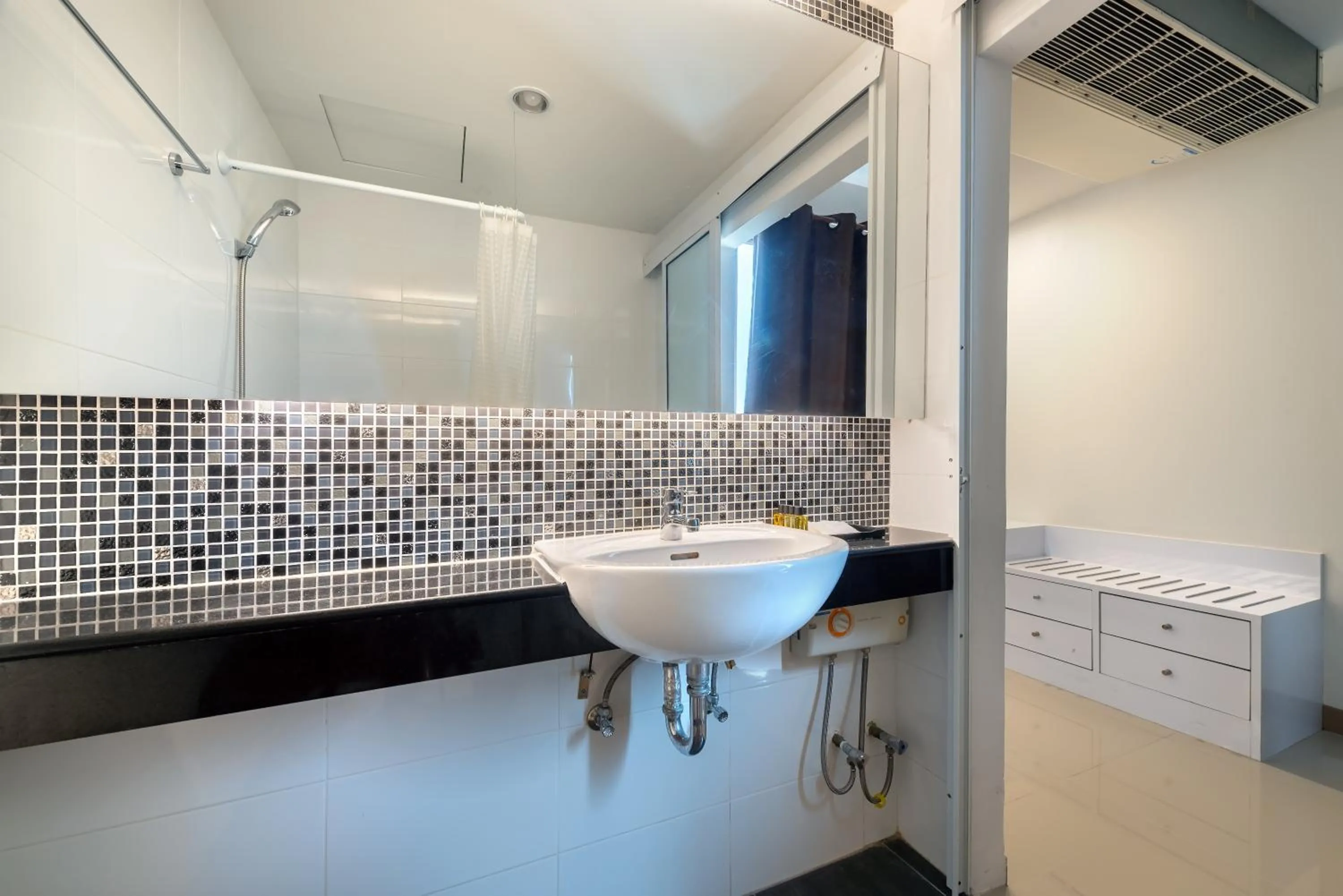 Bathroom in The Legacy Convention Hotel