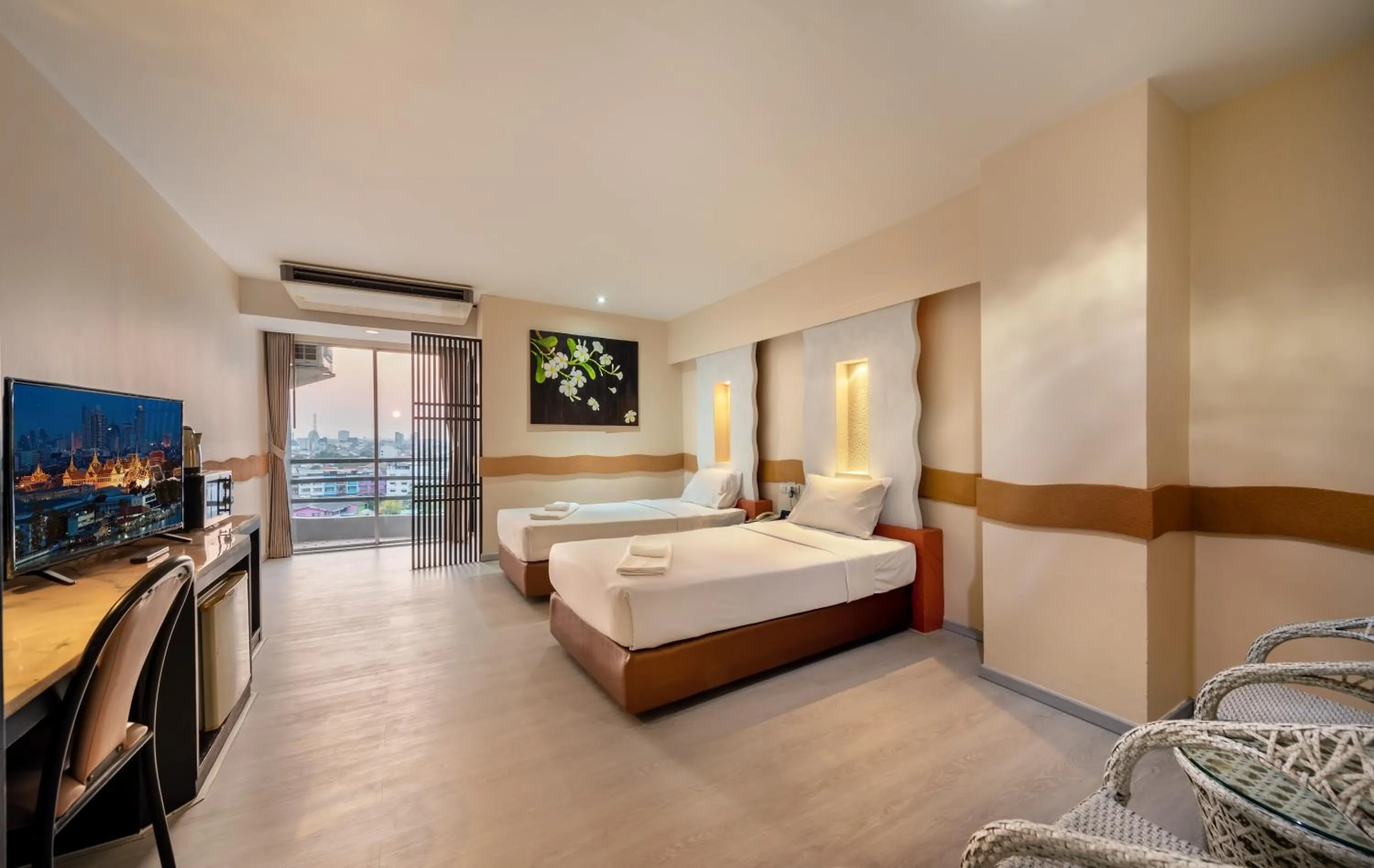 Bed in The Legacy Convention Hotel