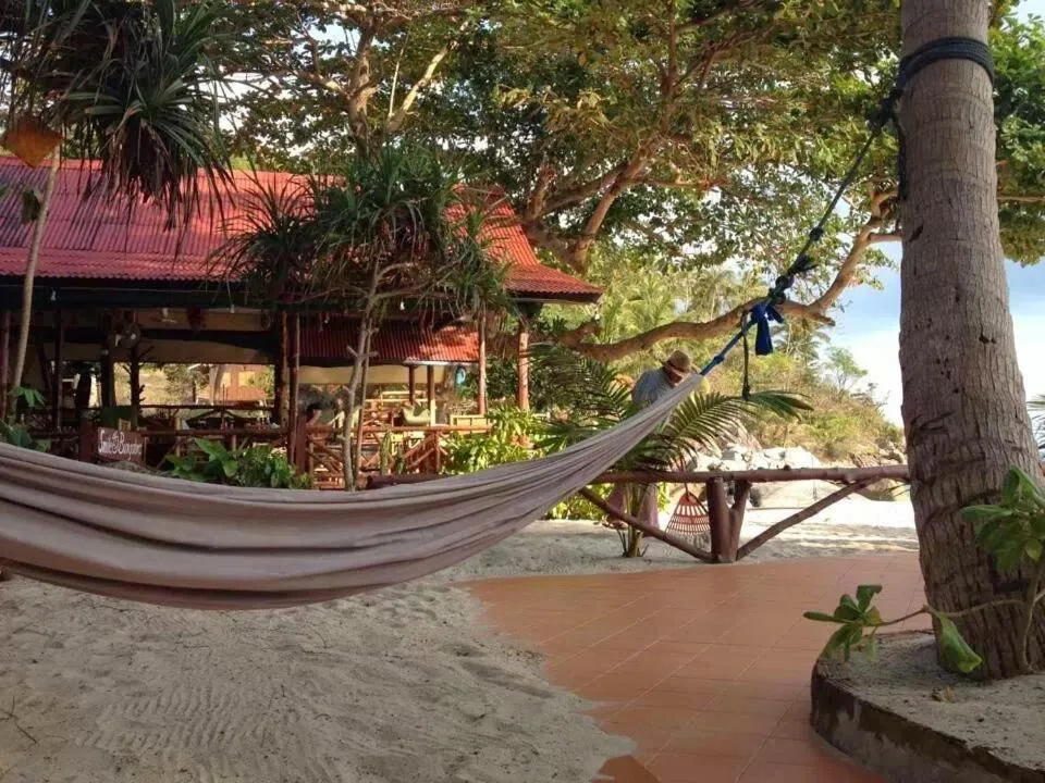 Restaurant/places to eat in Smile Bungalow Bottle Beach