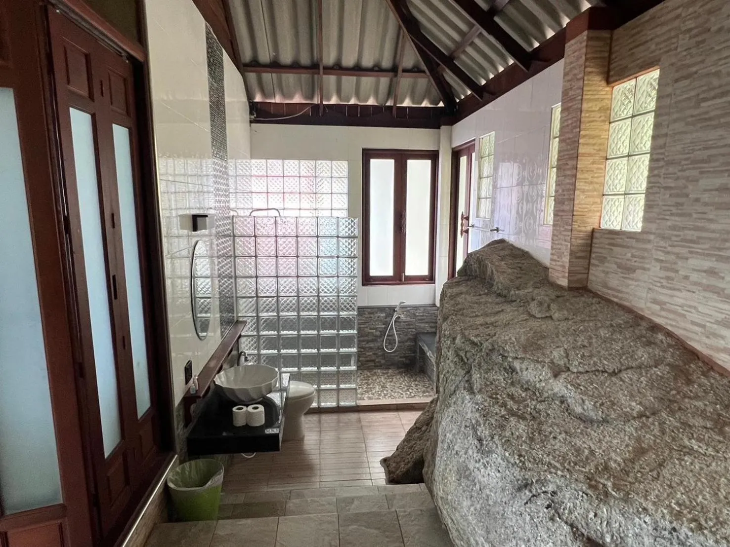 Smile Bungalow Bottle Beach