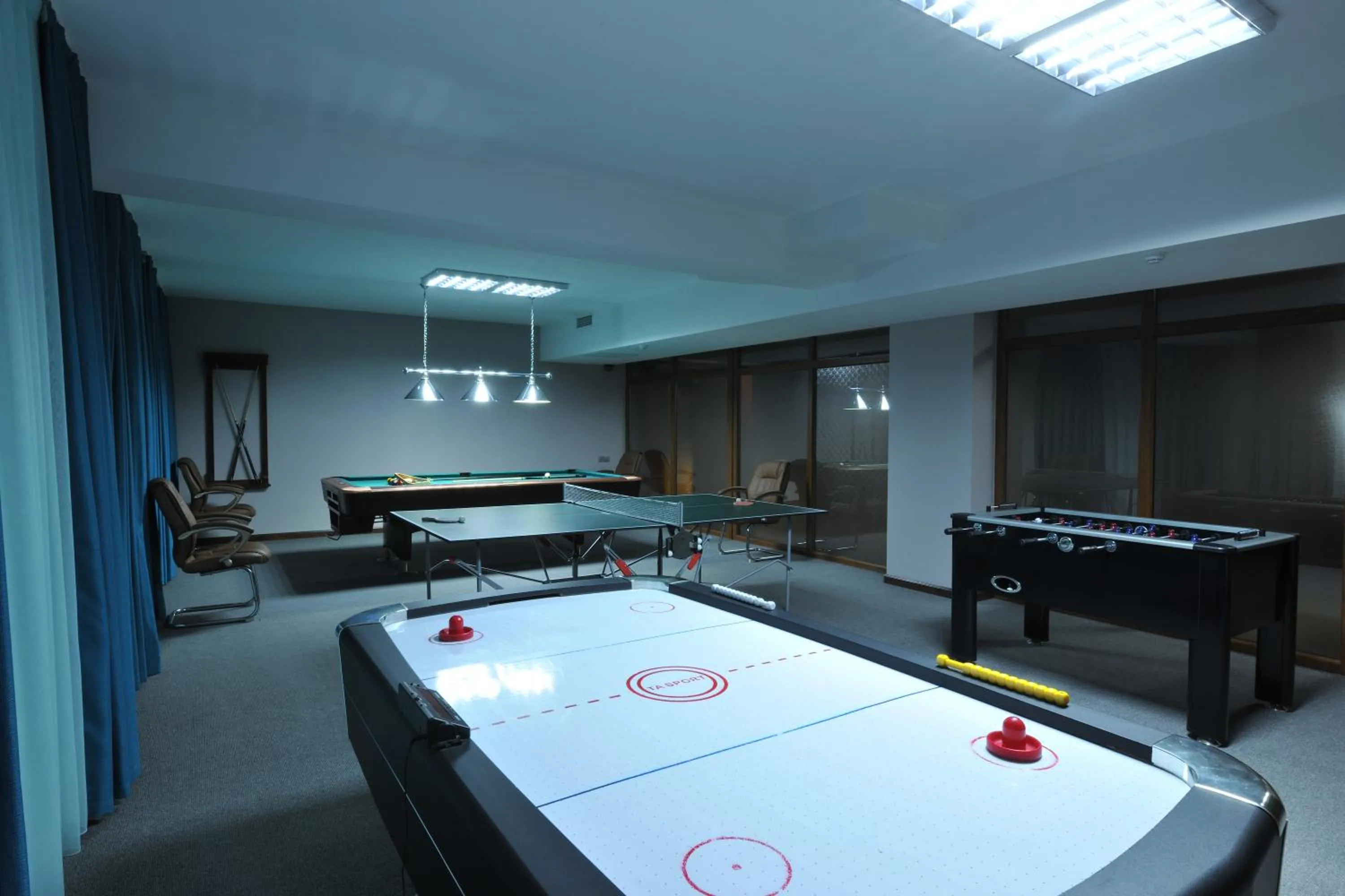 Table tennis in El Resort Hotel