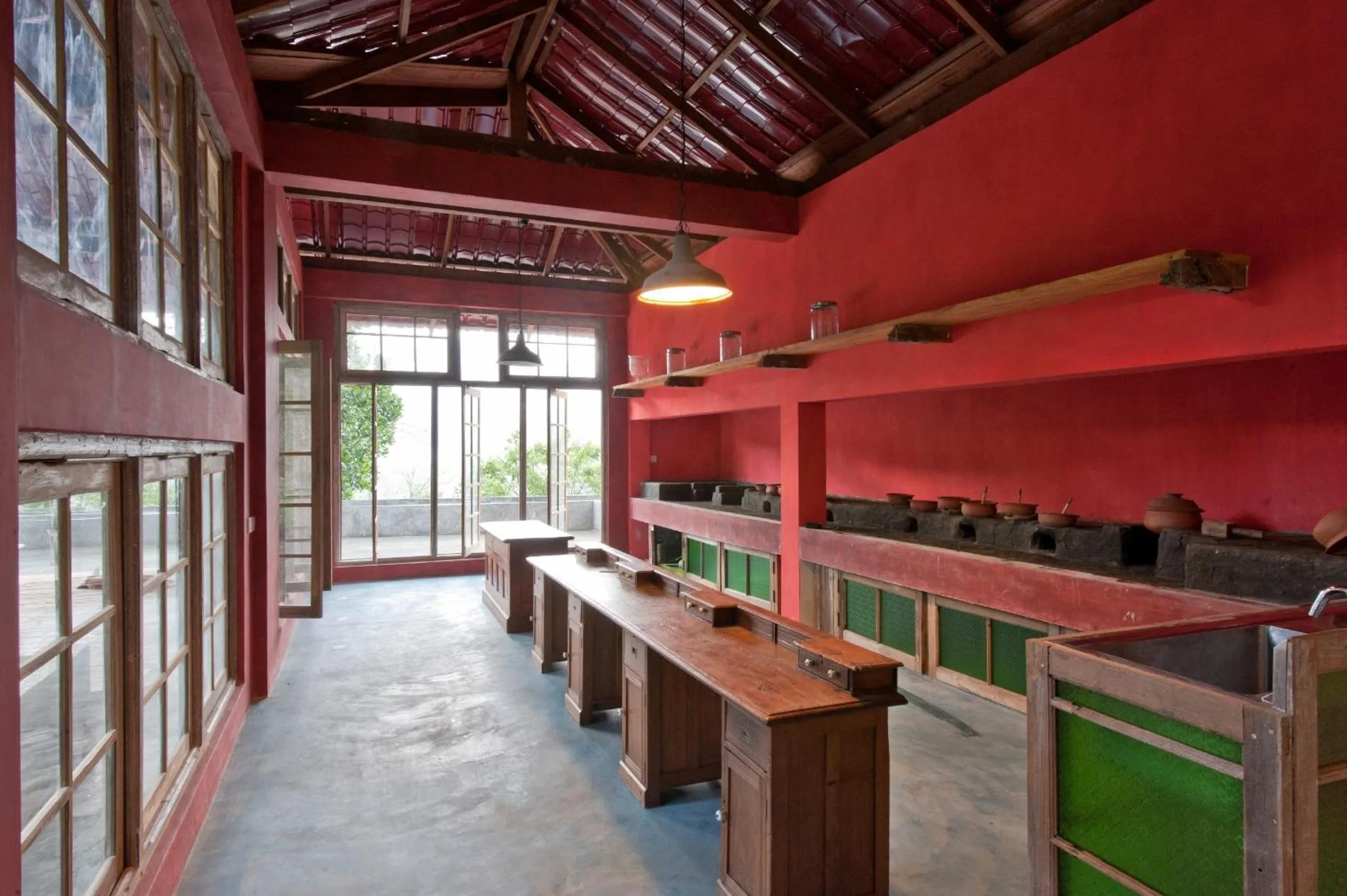 Communal kitchen in The Kandy Samadhicentre