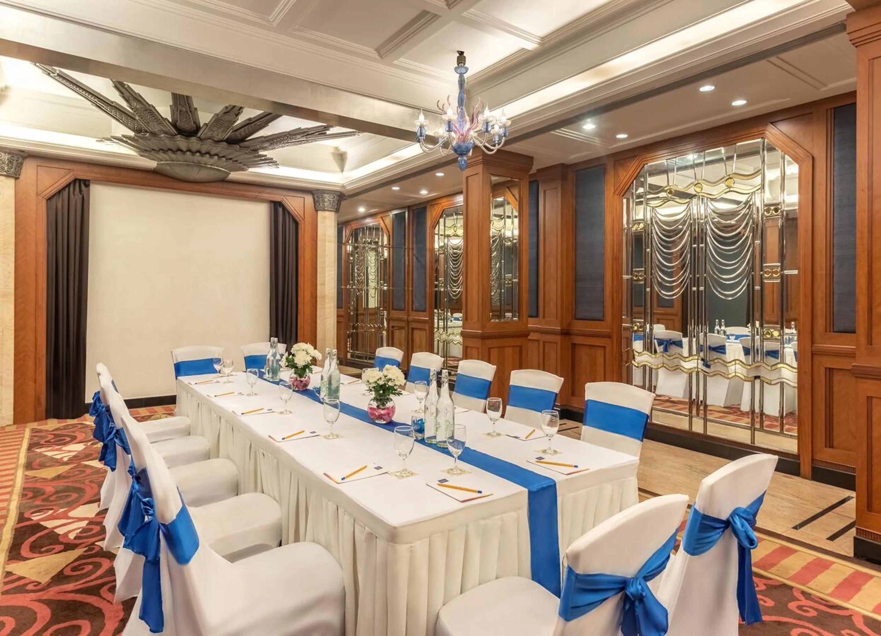 Business facilities in Sarovar Portico Kalupur Ahmedabad