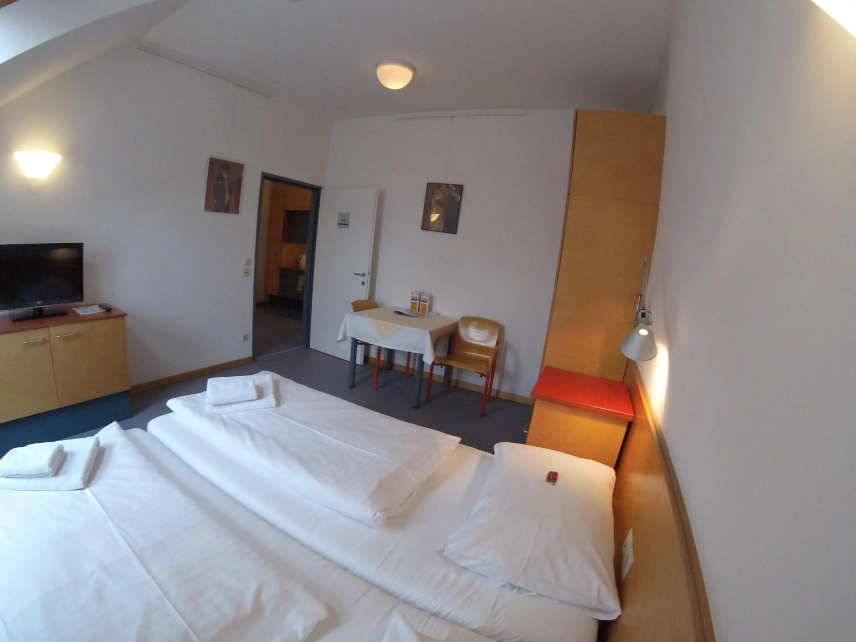 Photo of the whole room, Bed in Haus Mobene - Hotel Garni