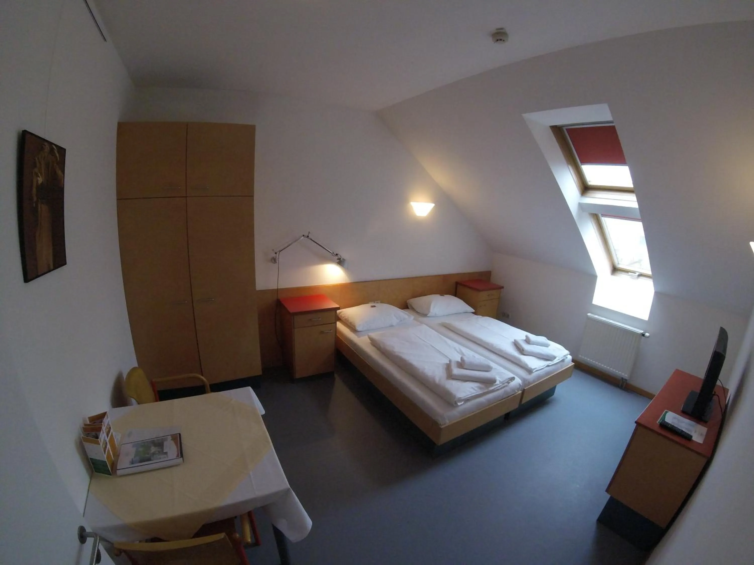 Photo of the whole room, Bed in Haus Mobene - Hotel Garni