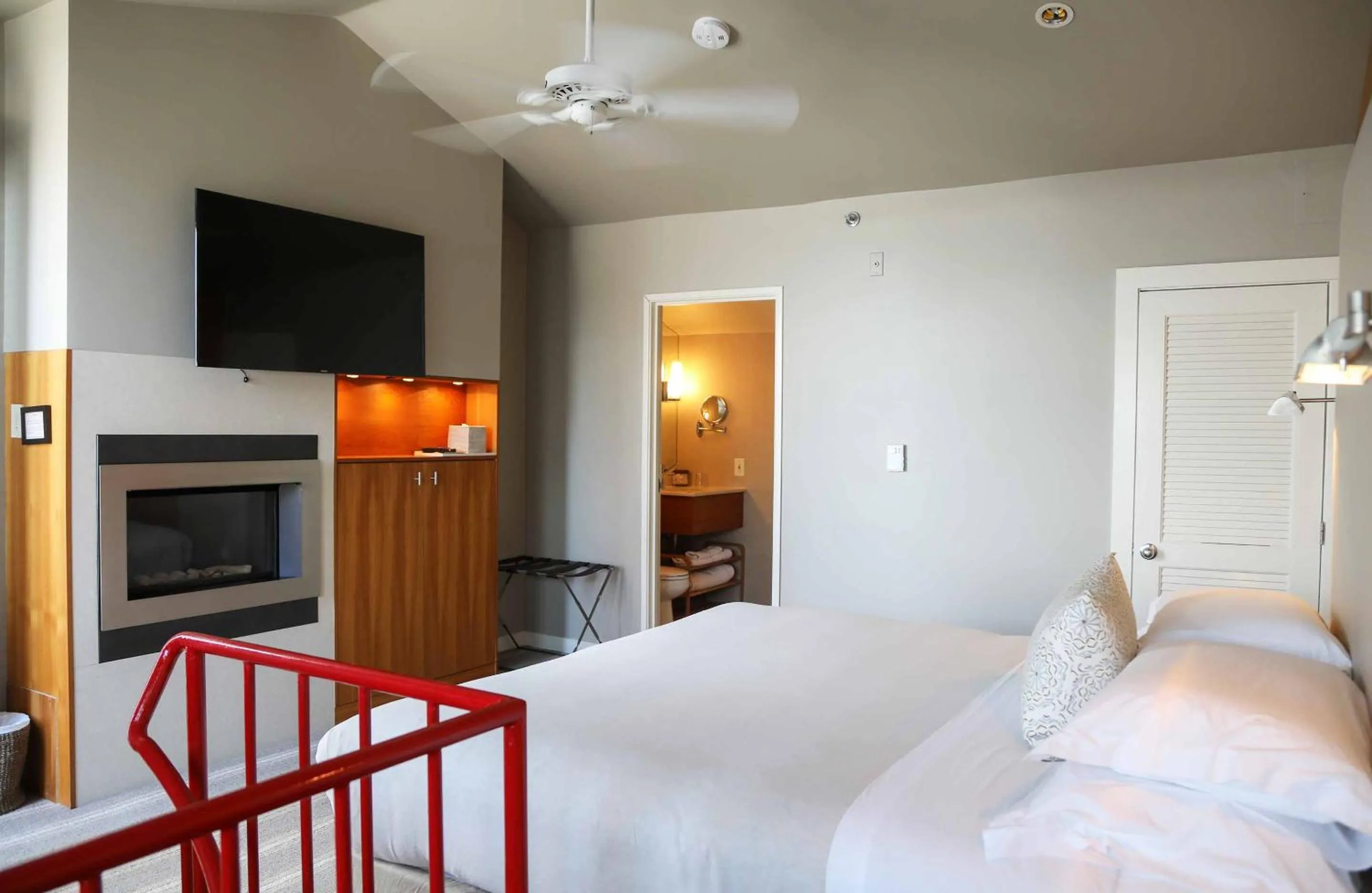 Bed in Mill Street Inn