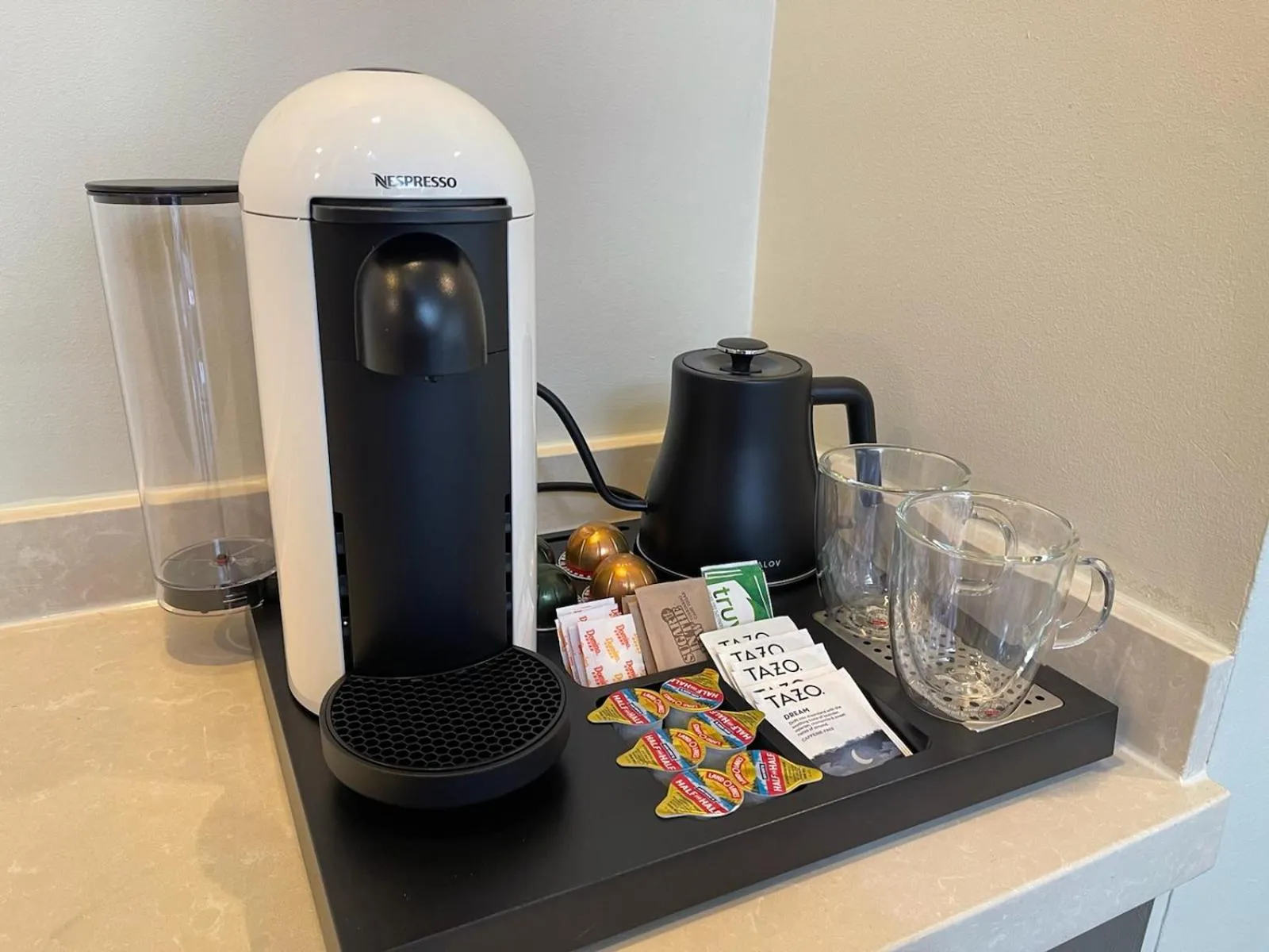 Coffee/tea facilities in Mill Street Inn