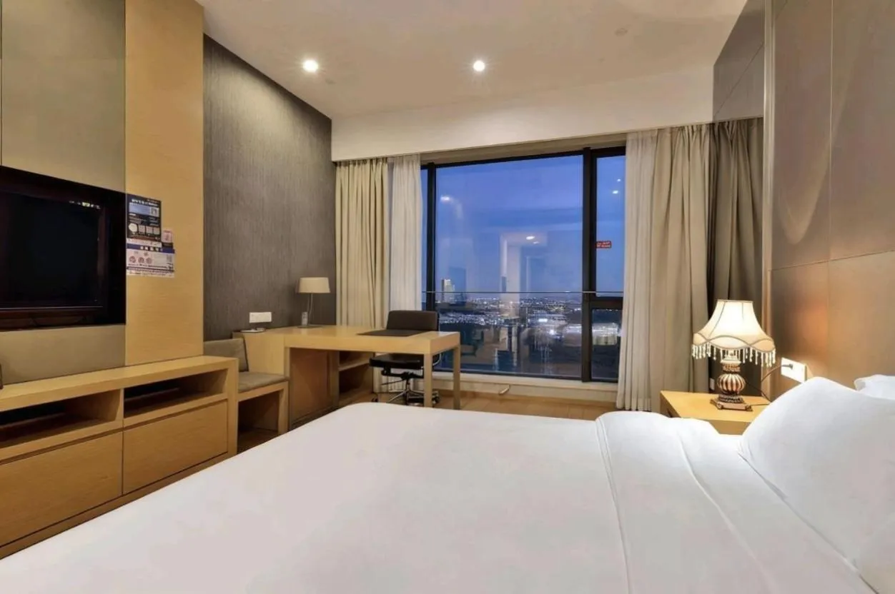 TV and multimedia, Bed in HeeFun Apartment GZ -Poly World Trading Center-walking distance to Canton Fair
